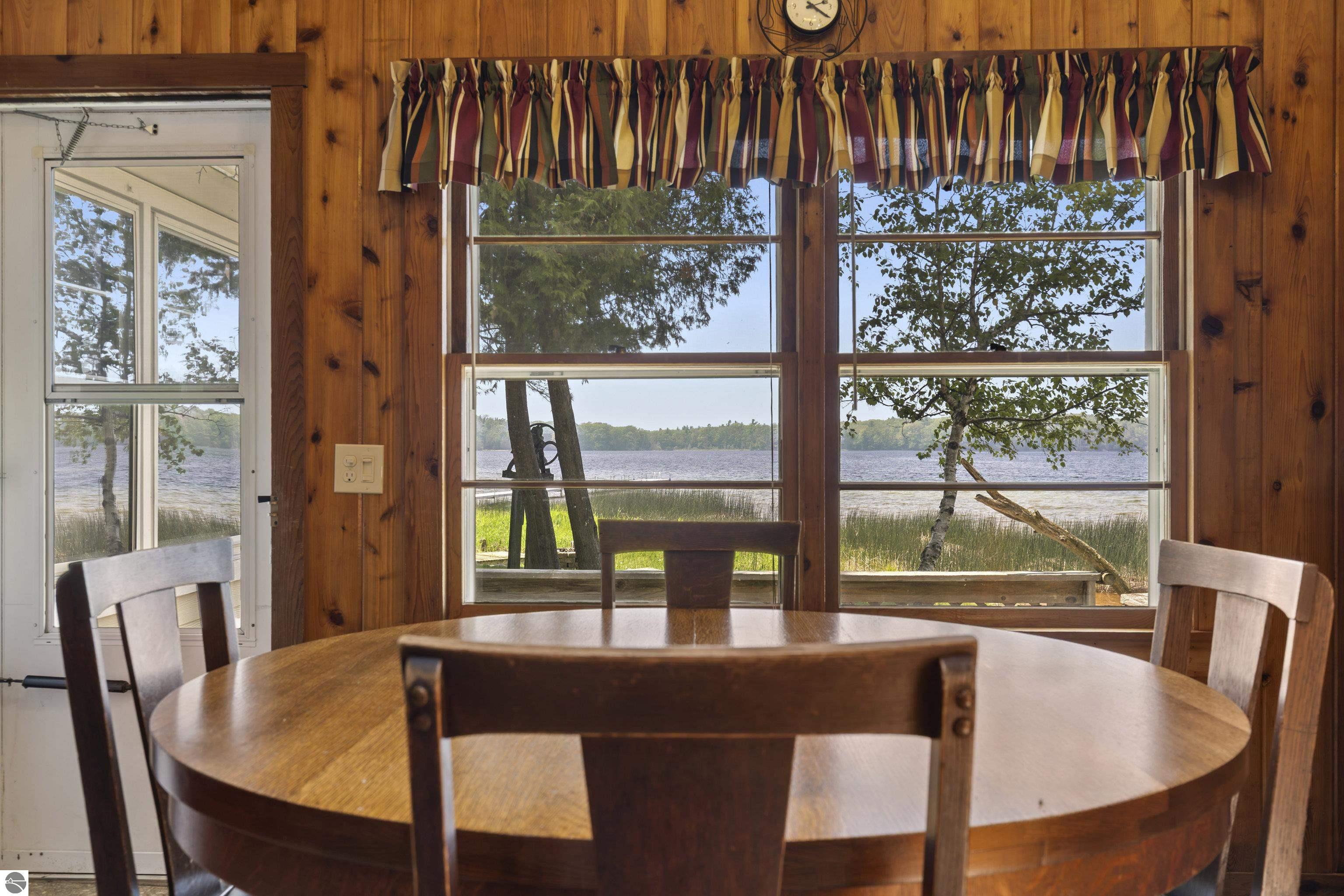 5002 Herring Grove