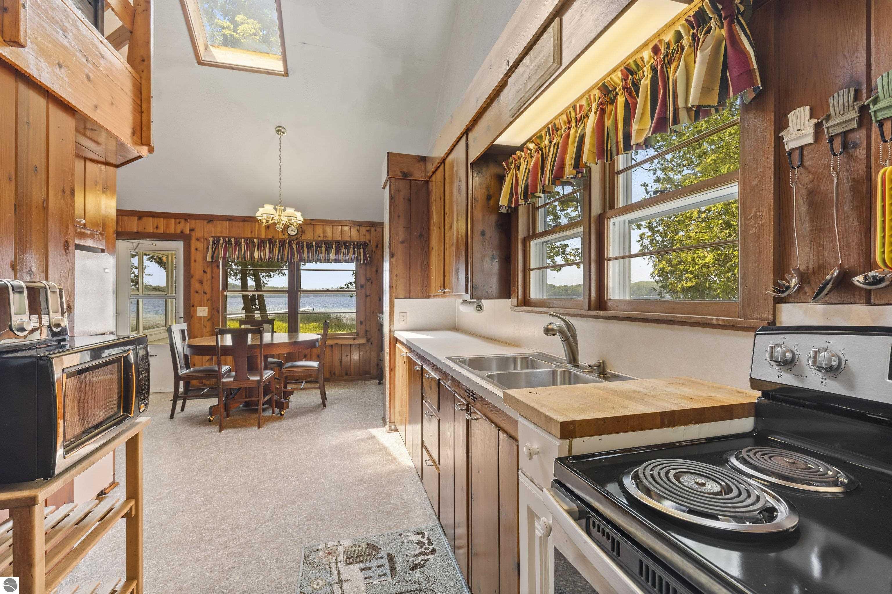 5002 Herring Grove