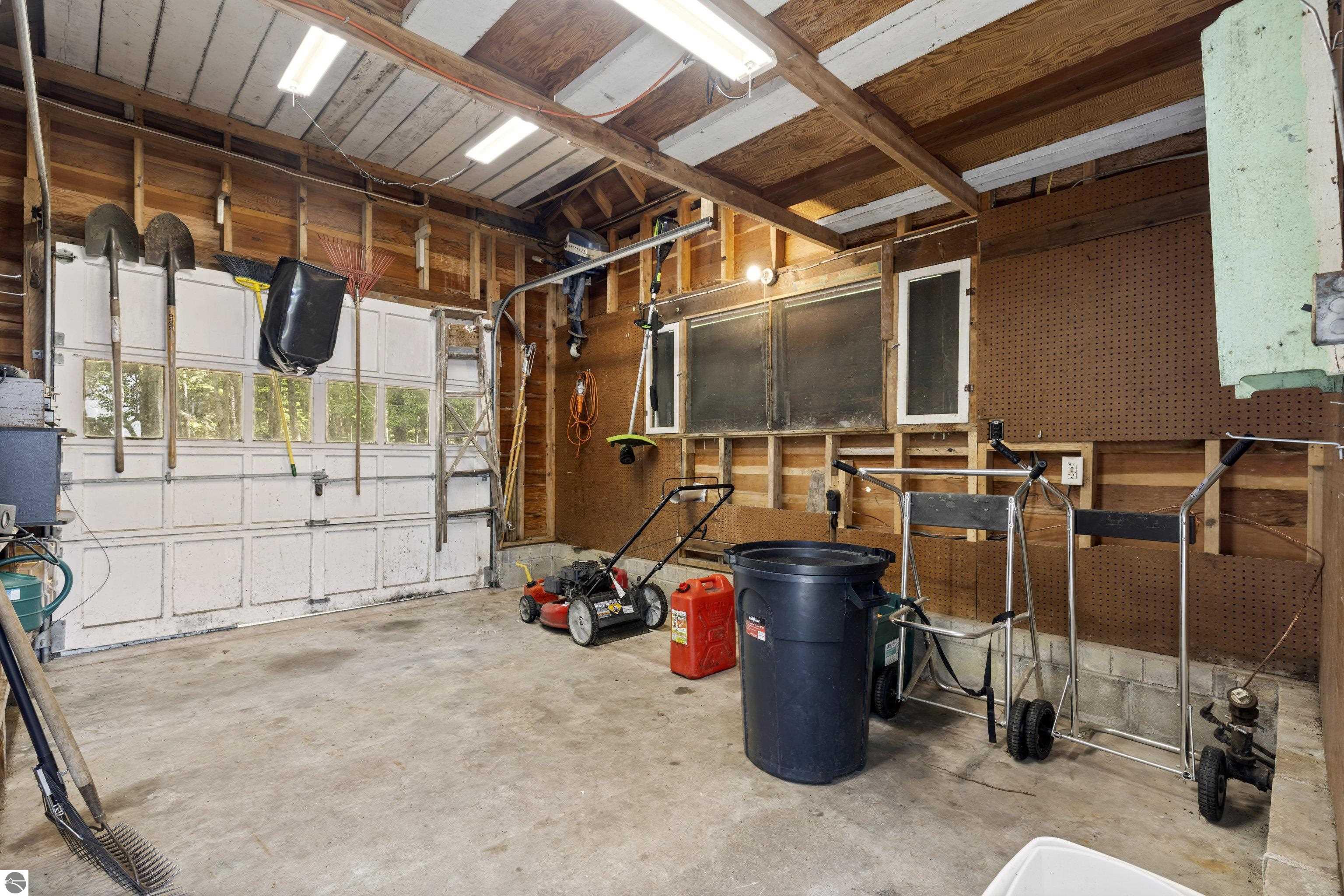 5002 Herring Grove