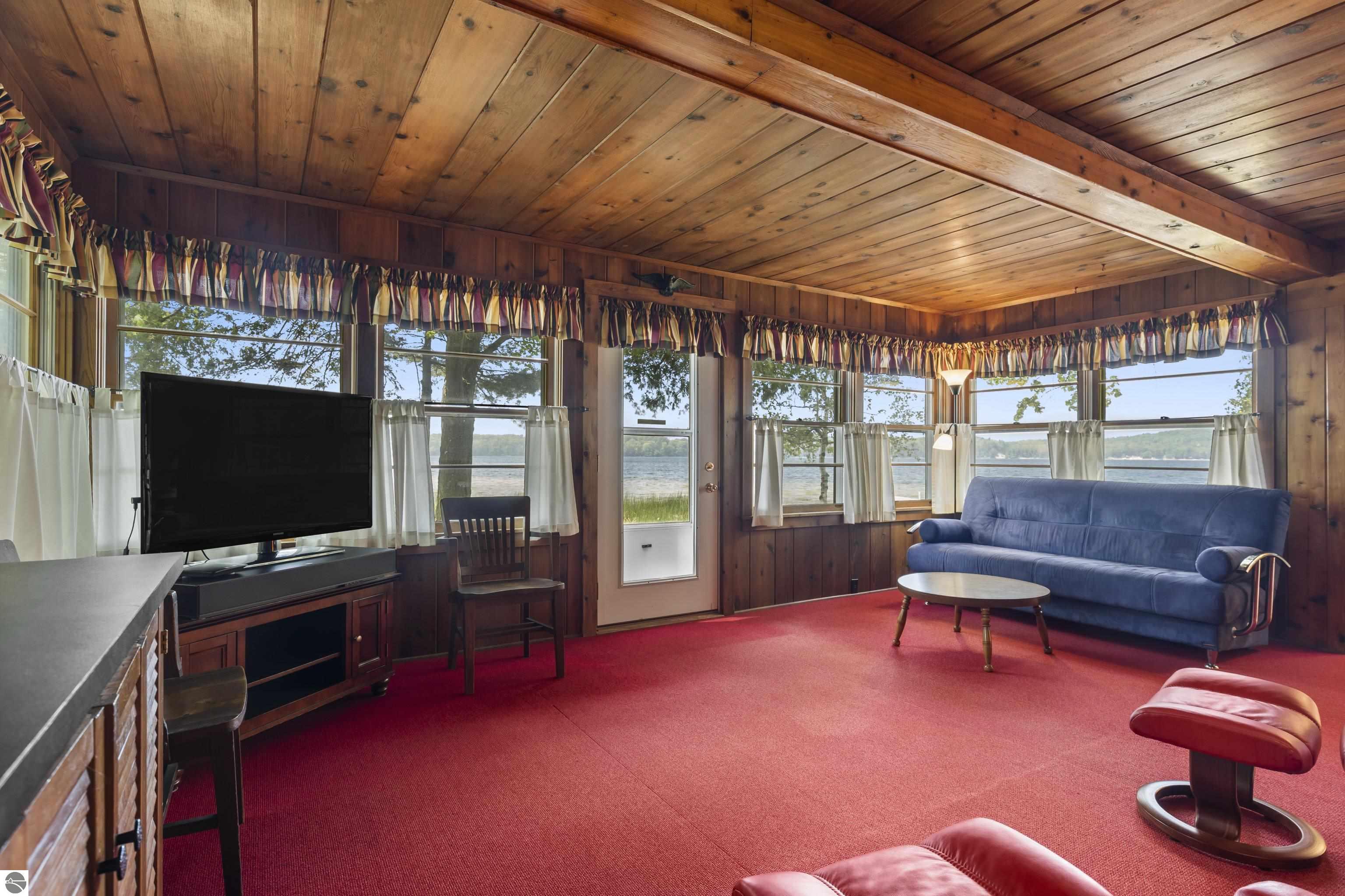 5002 Herring Grove