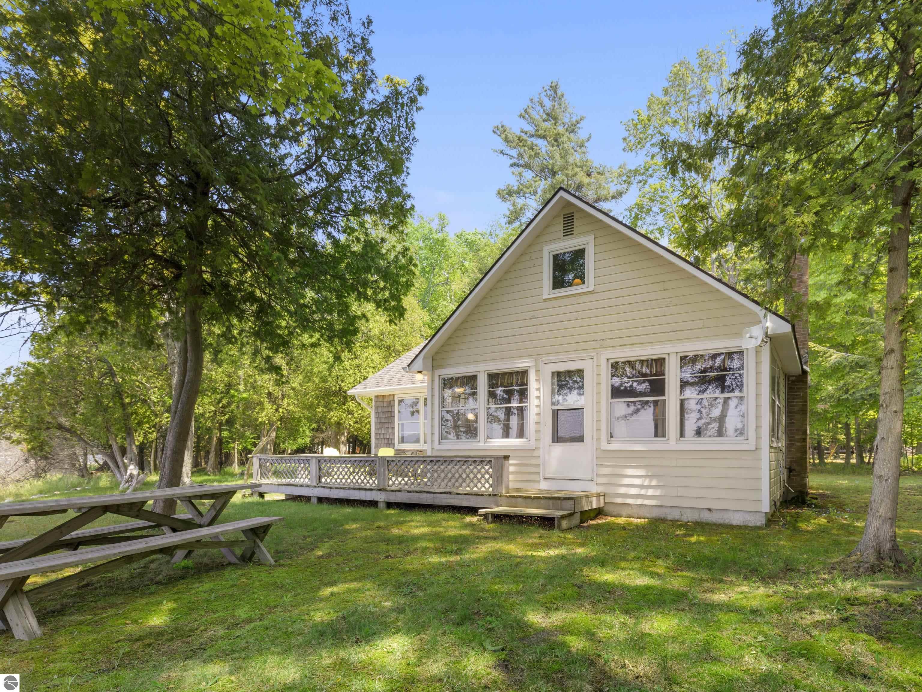 5002 Herring Grove