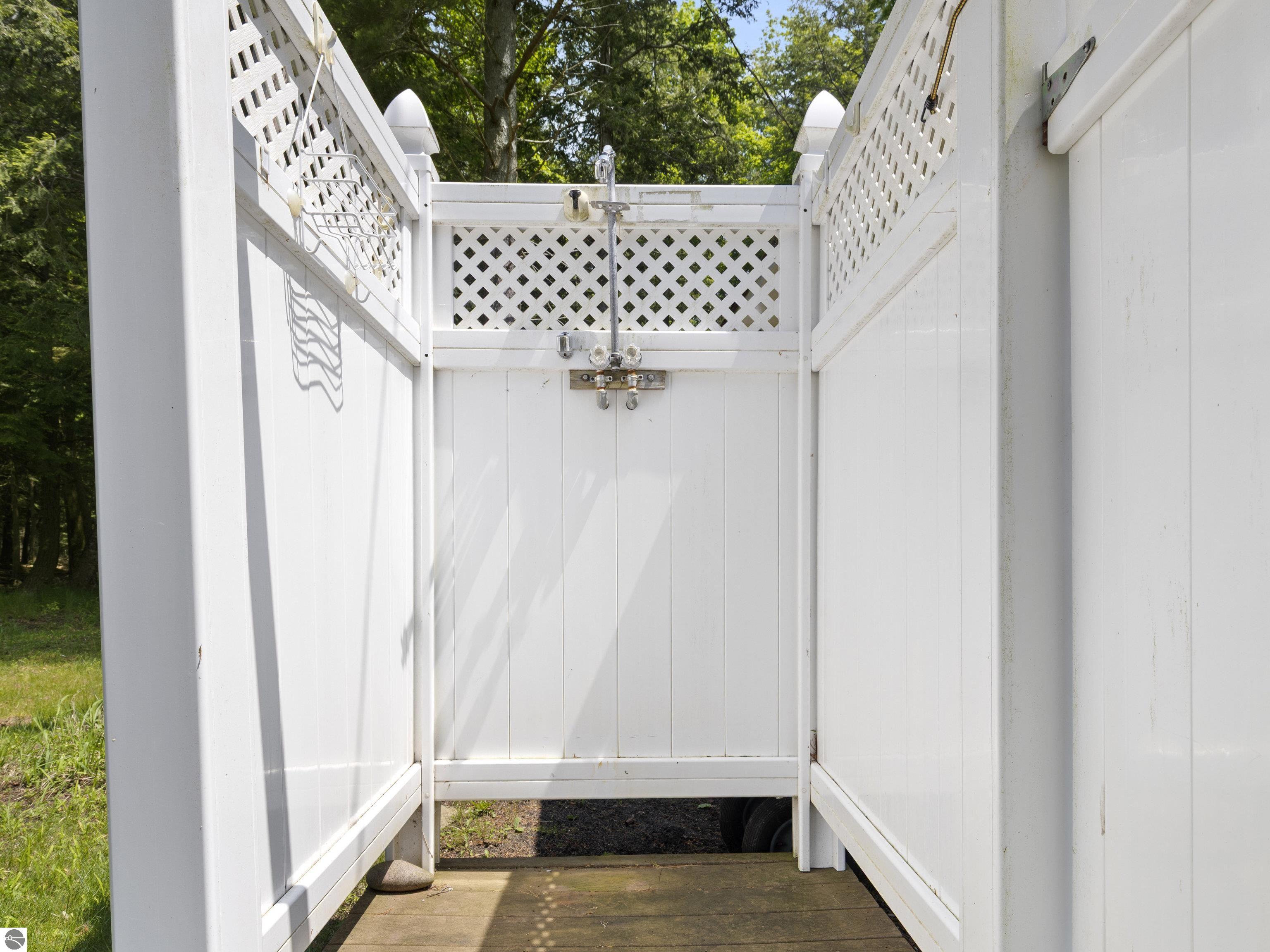 5002 Herring Grove