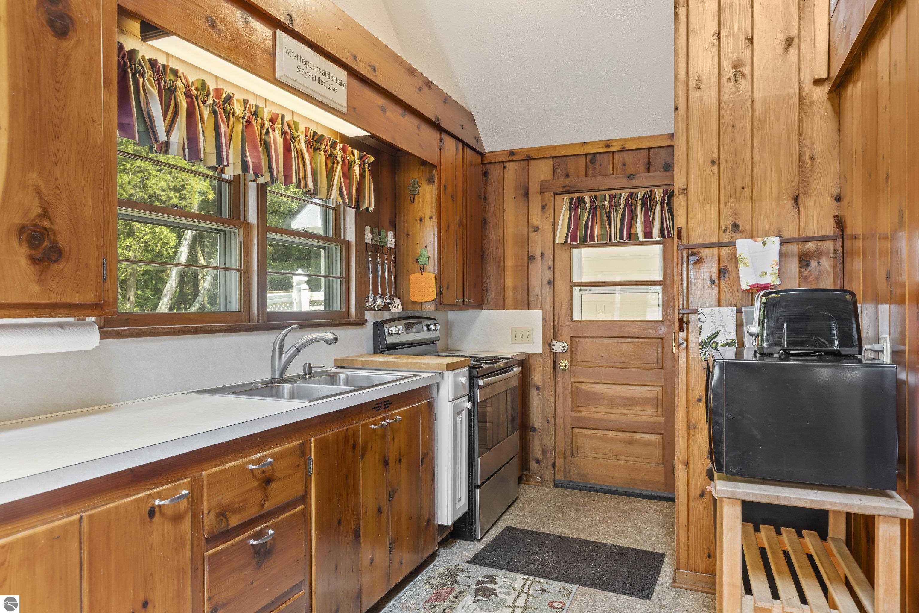 5002 Herring Grove