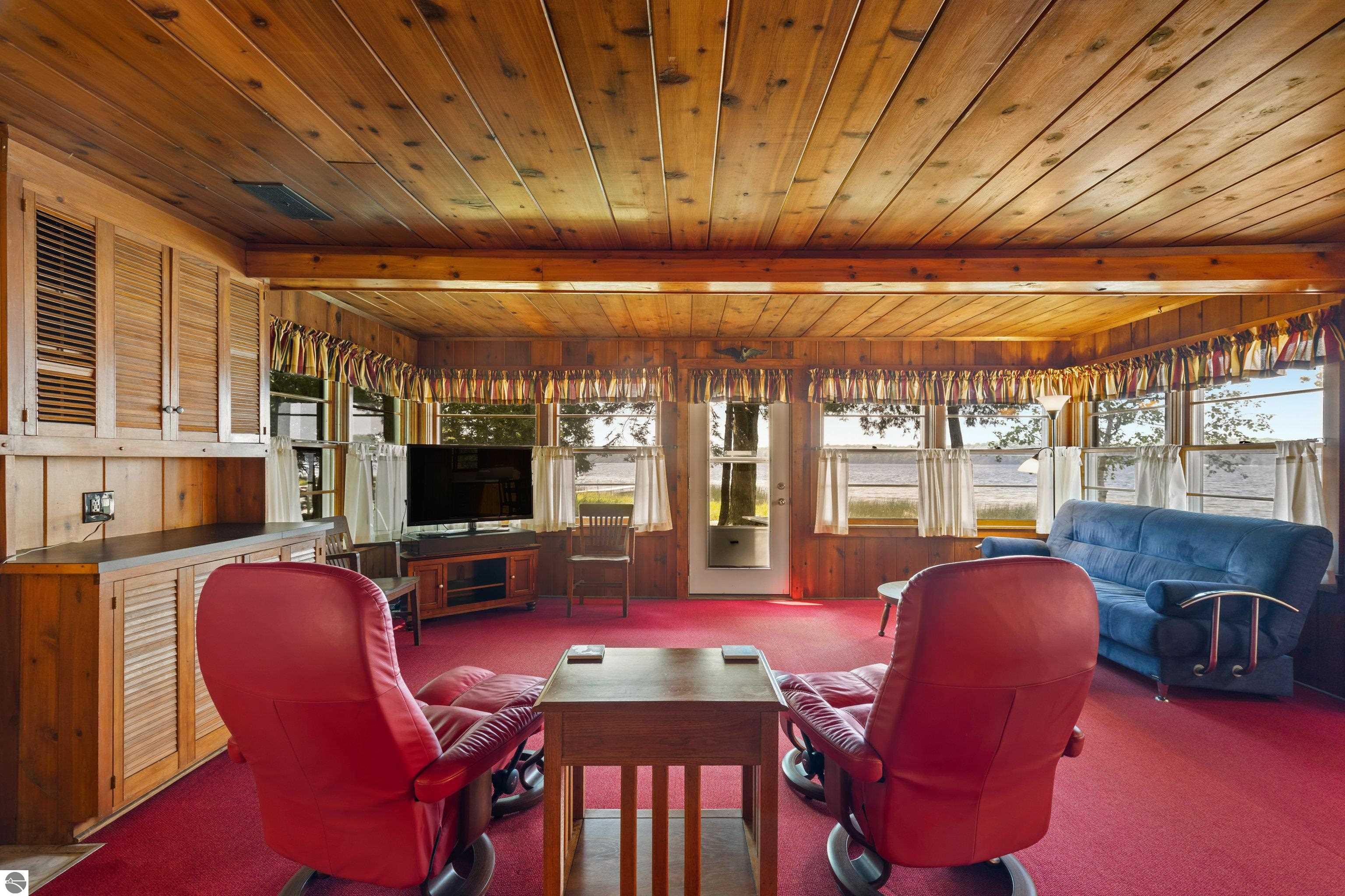 5002 Herring Grove