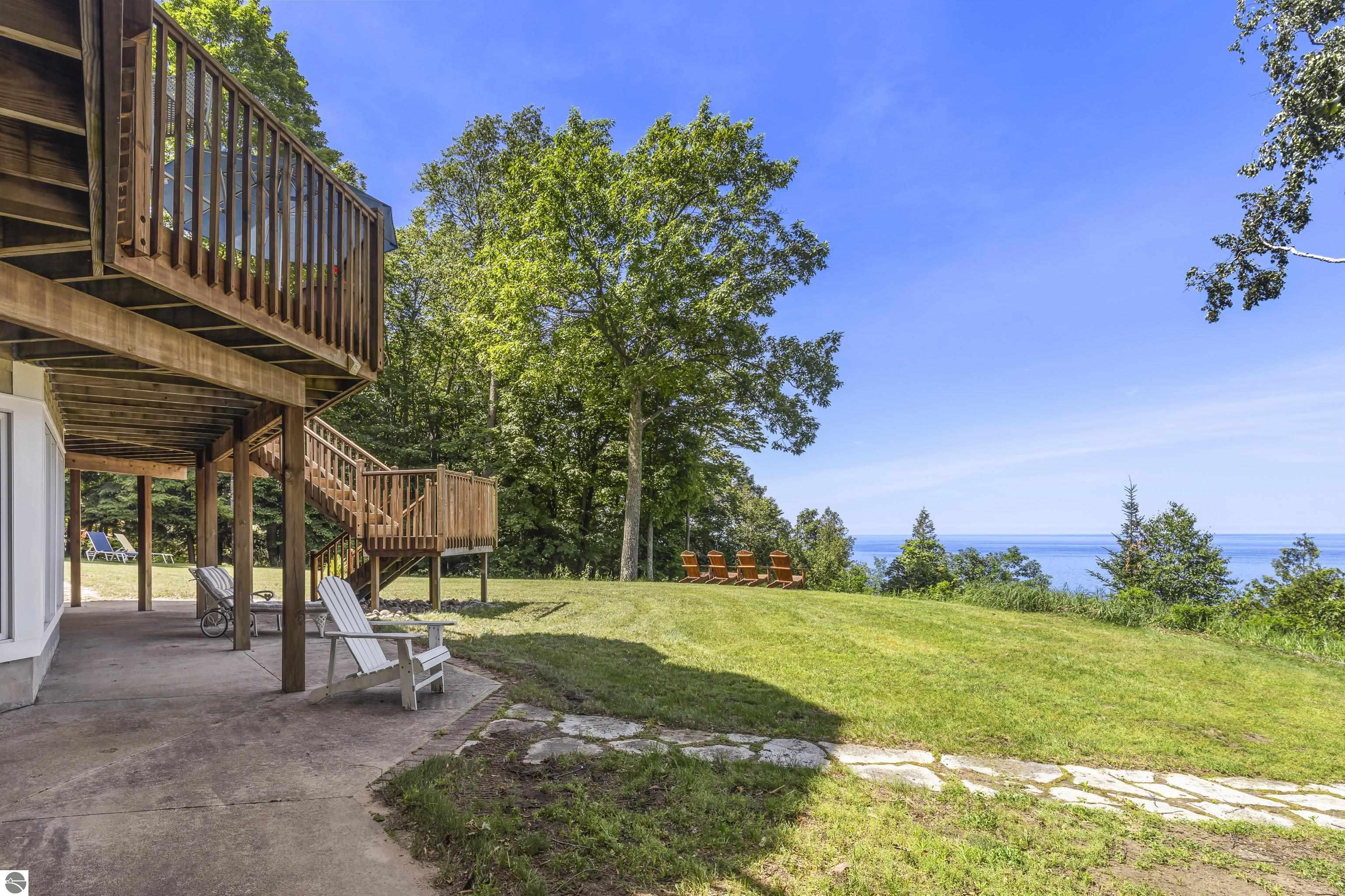 2855 Eleven Mile Road