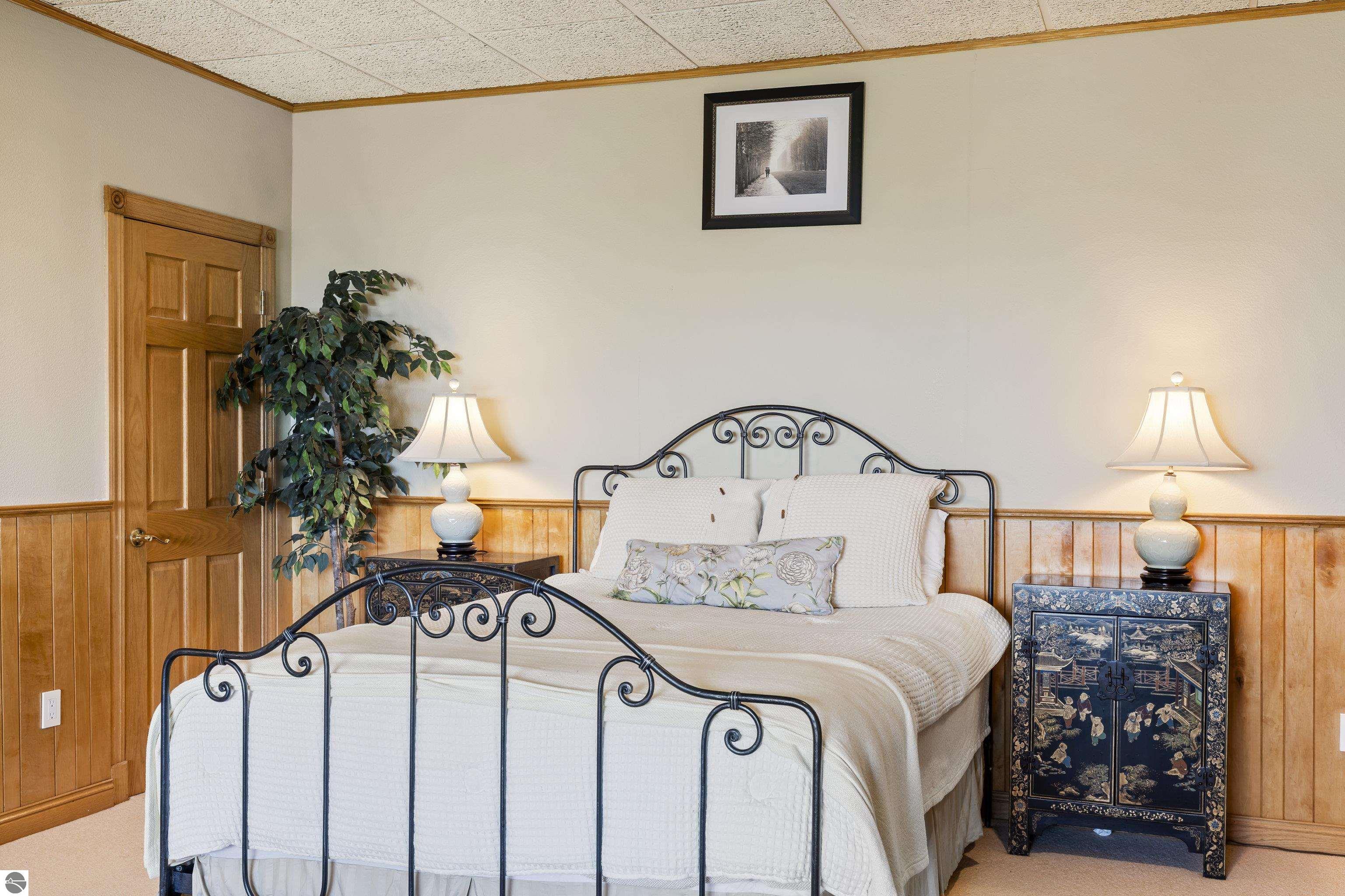 2855 Eleven Mile Road