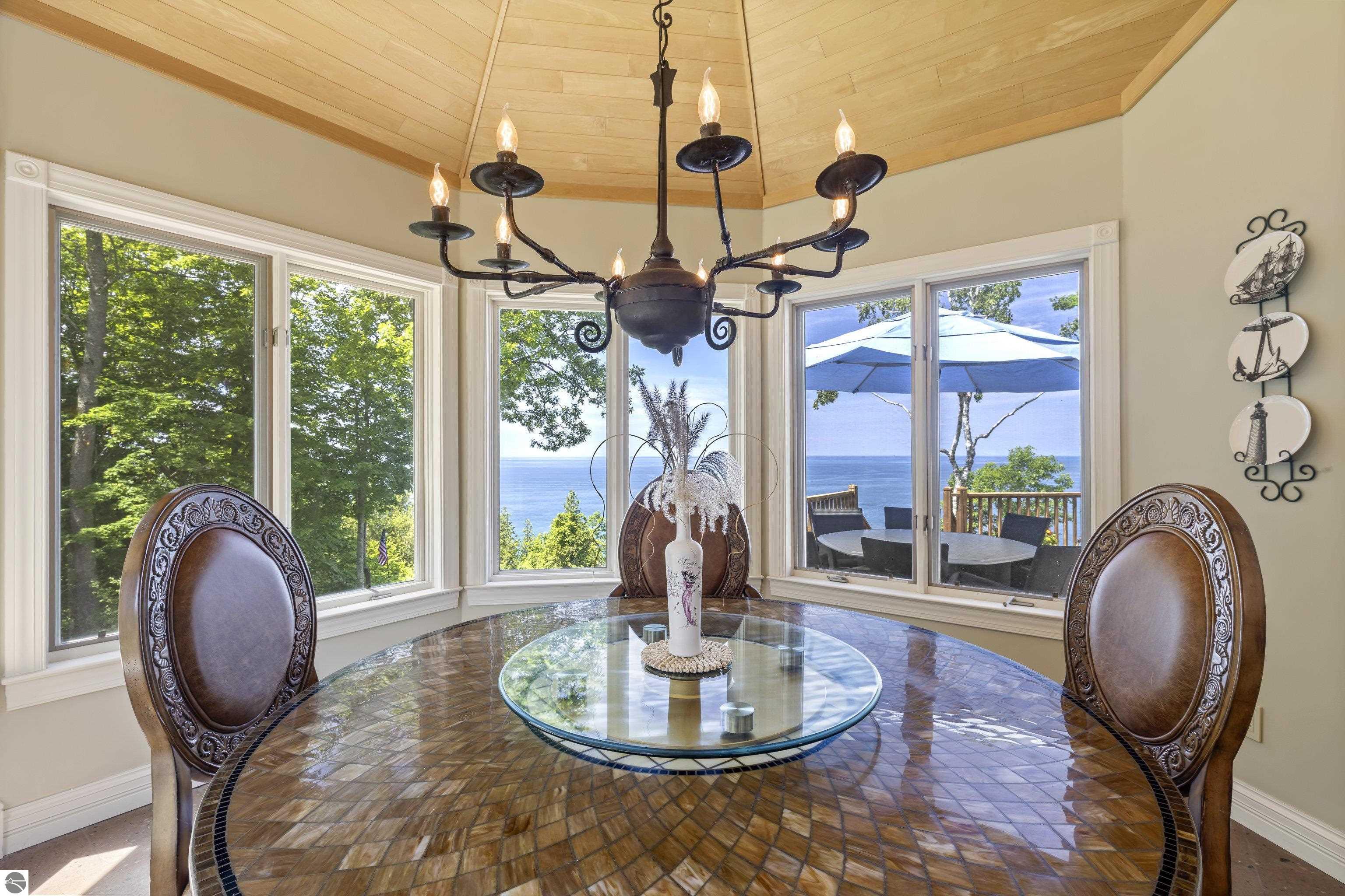 2855 Eleven Mile Road