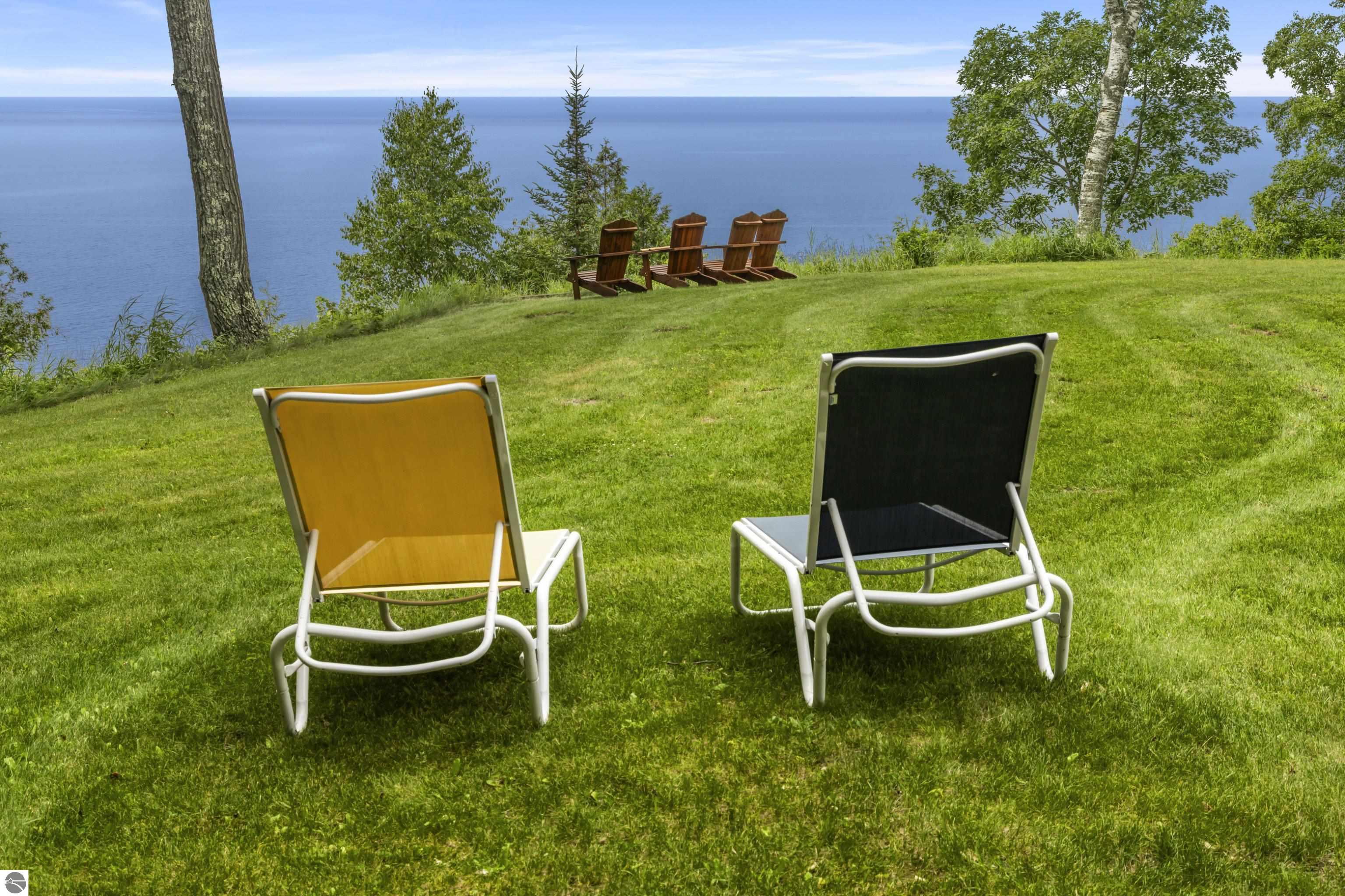 2855 Eleven Mile Road