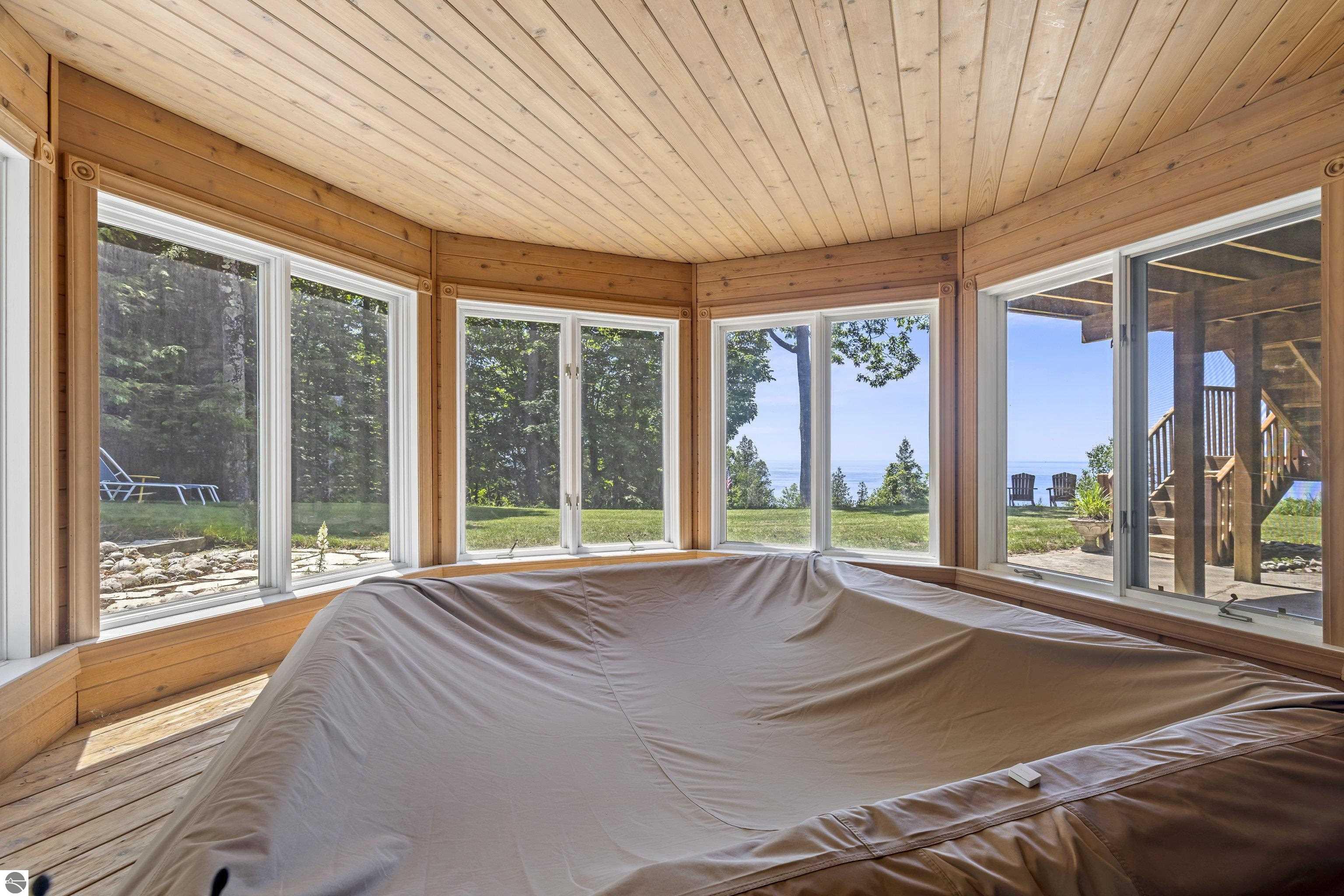 2855 Eleven Mile Road