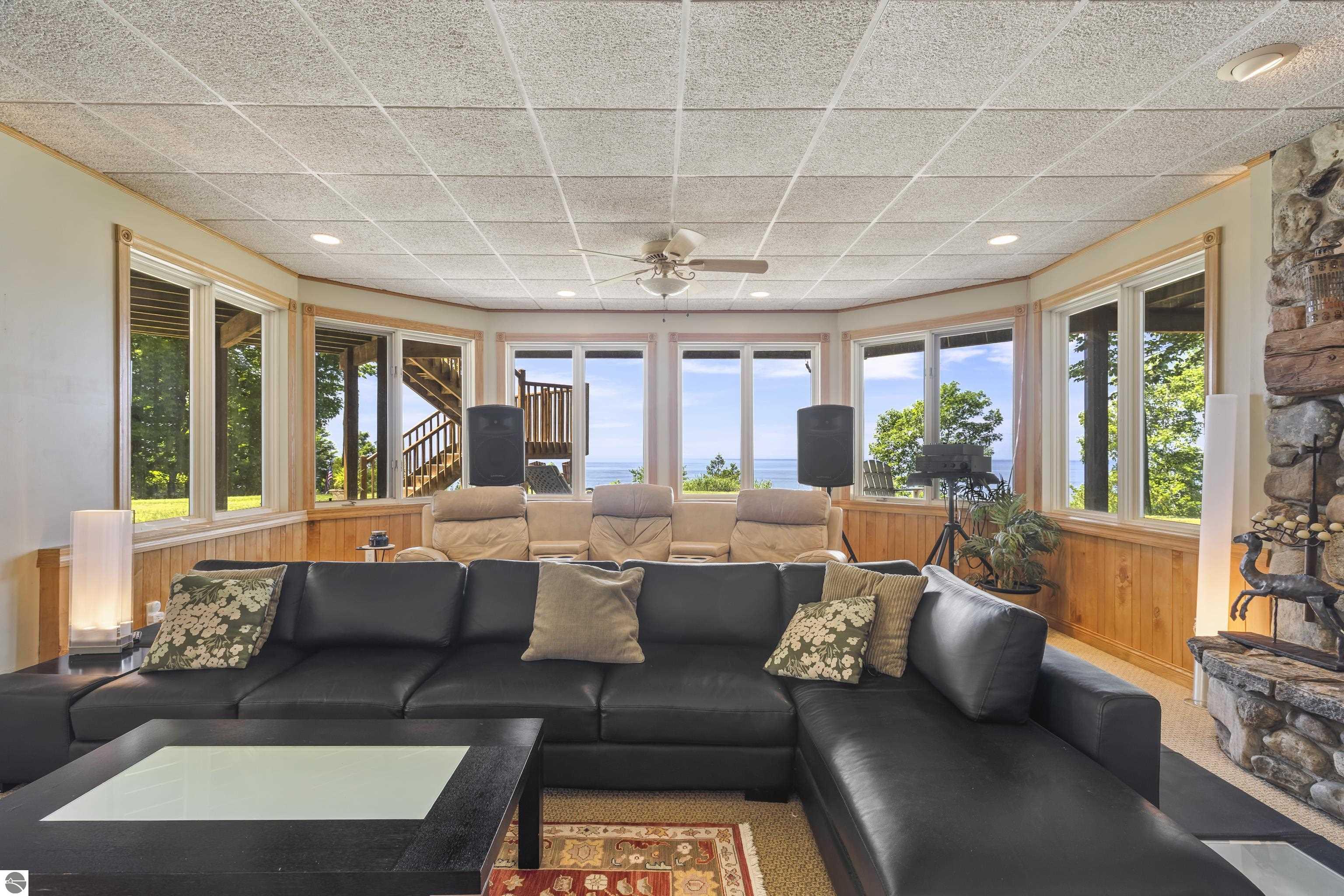 2855 Eleven Mile Road