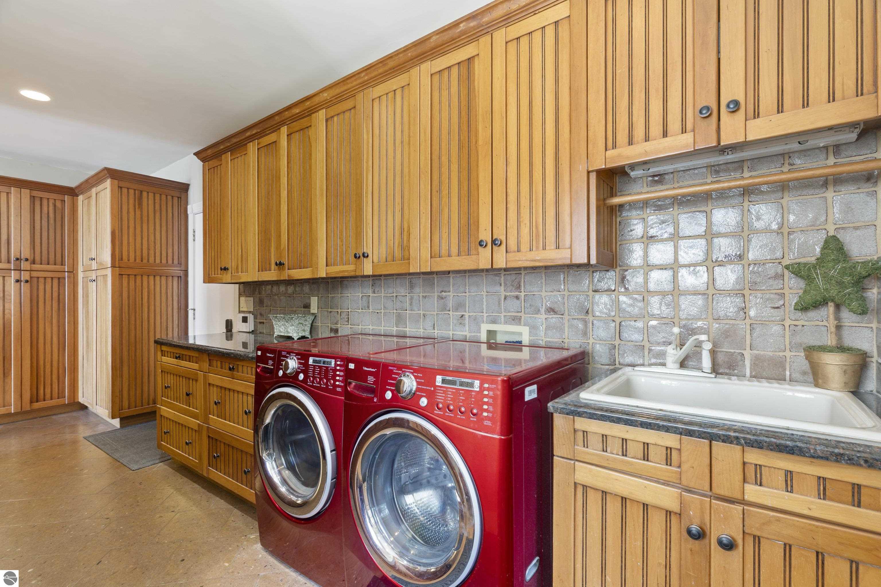 2855 Eleven Mile Road