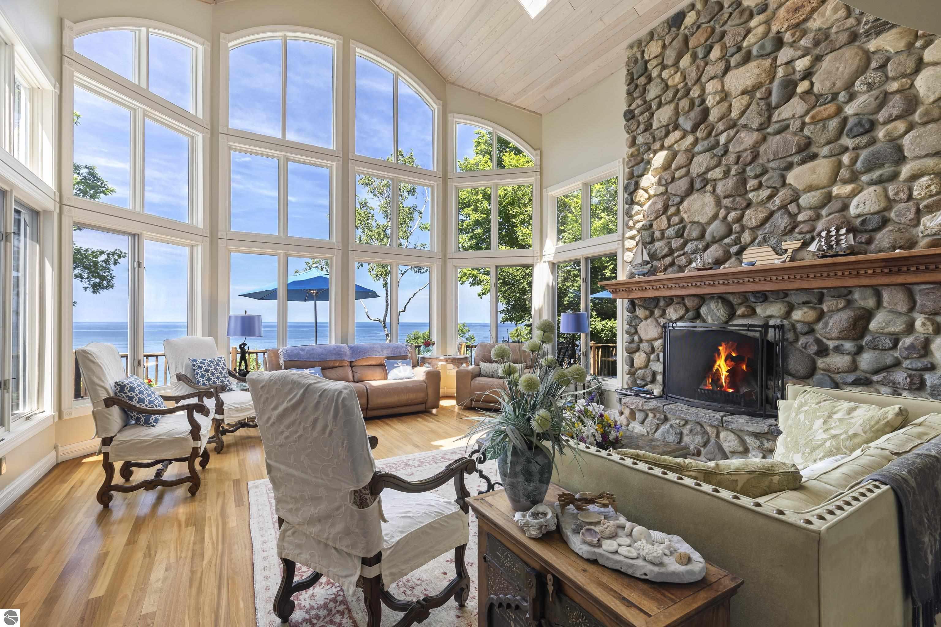 2855 Eleven Mile Road