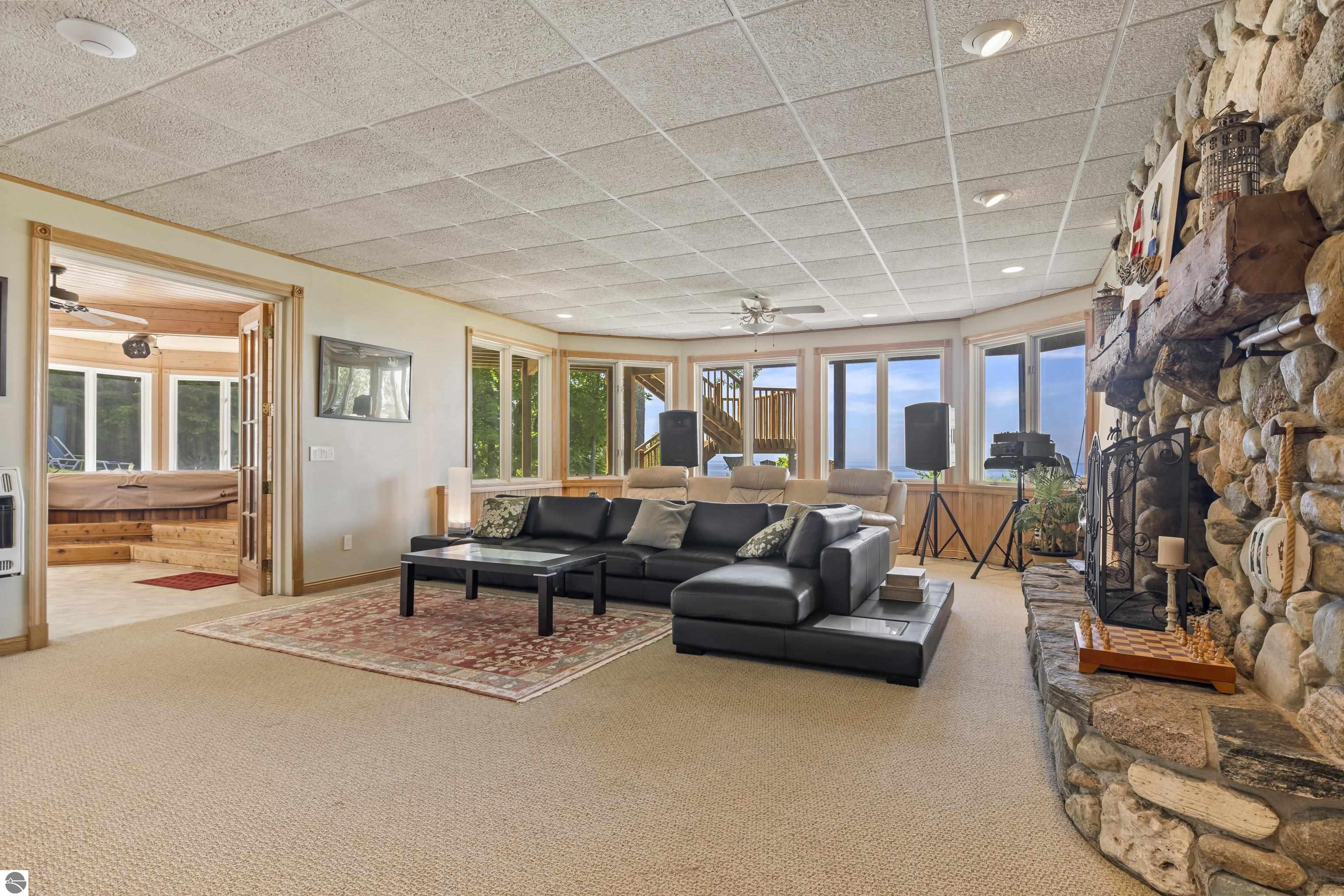 2855 Eleven Mile Road