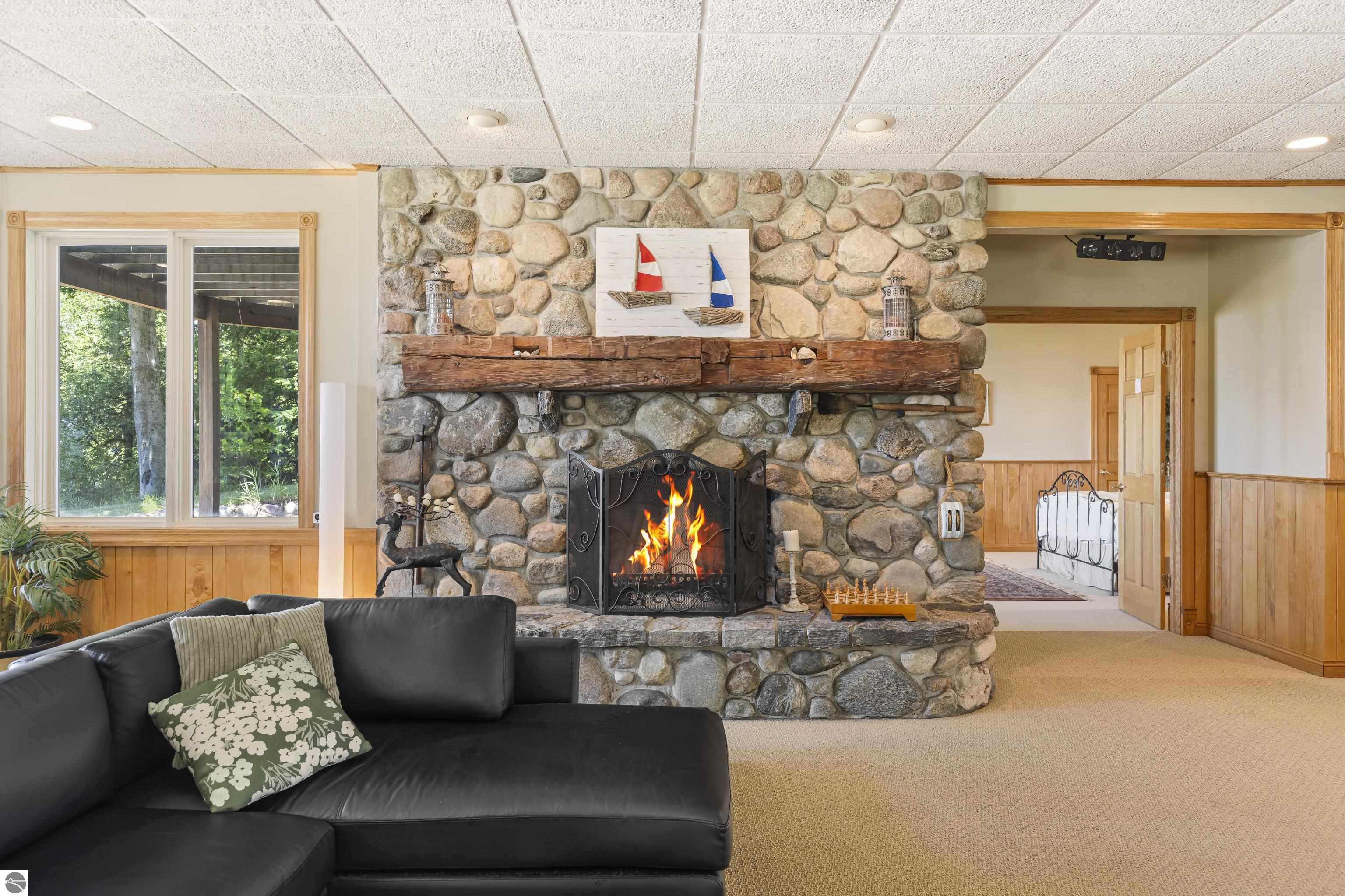 2855 Eleven Mile Road