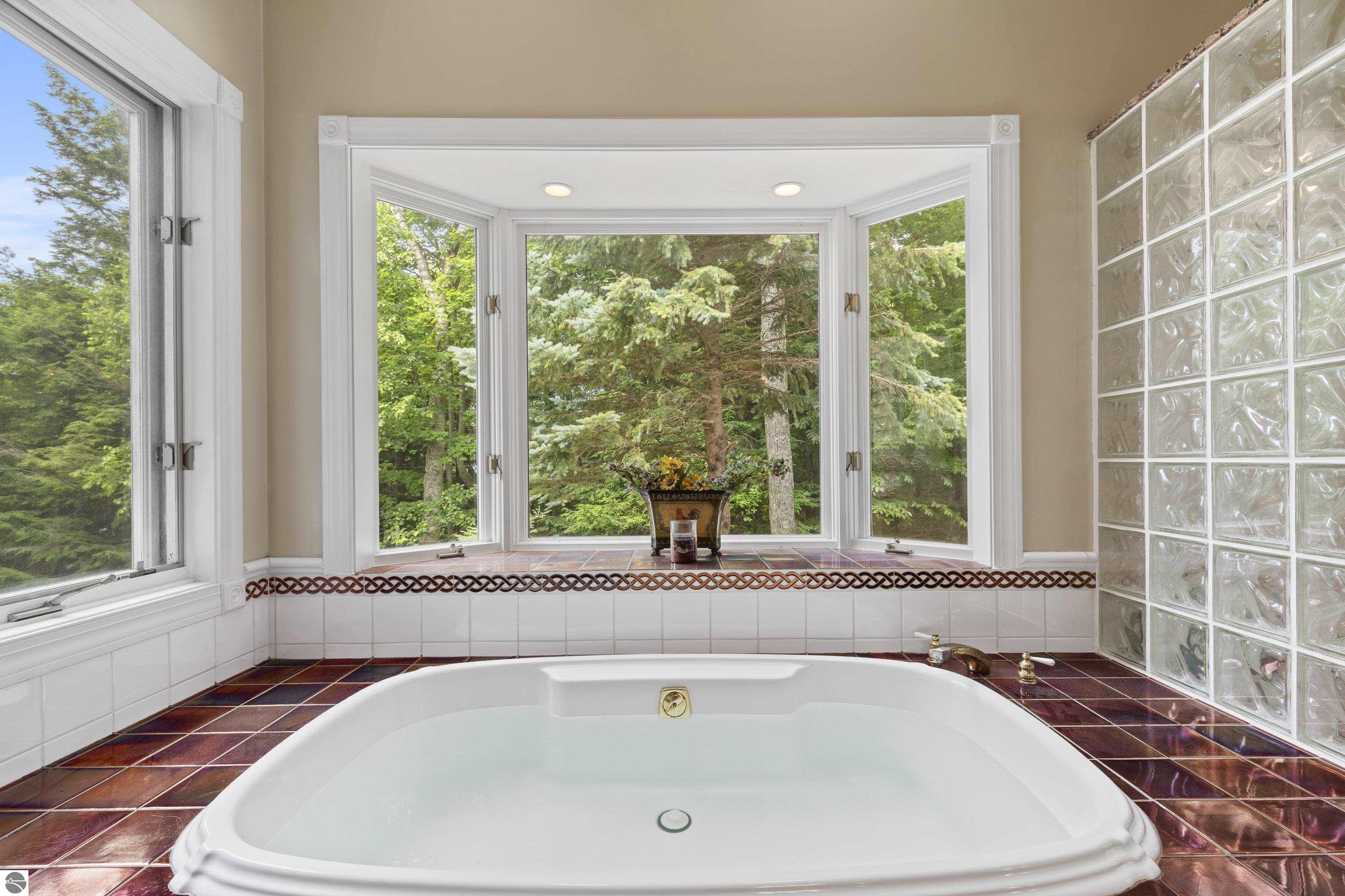 2855 Eleven Mile Road