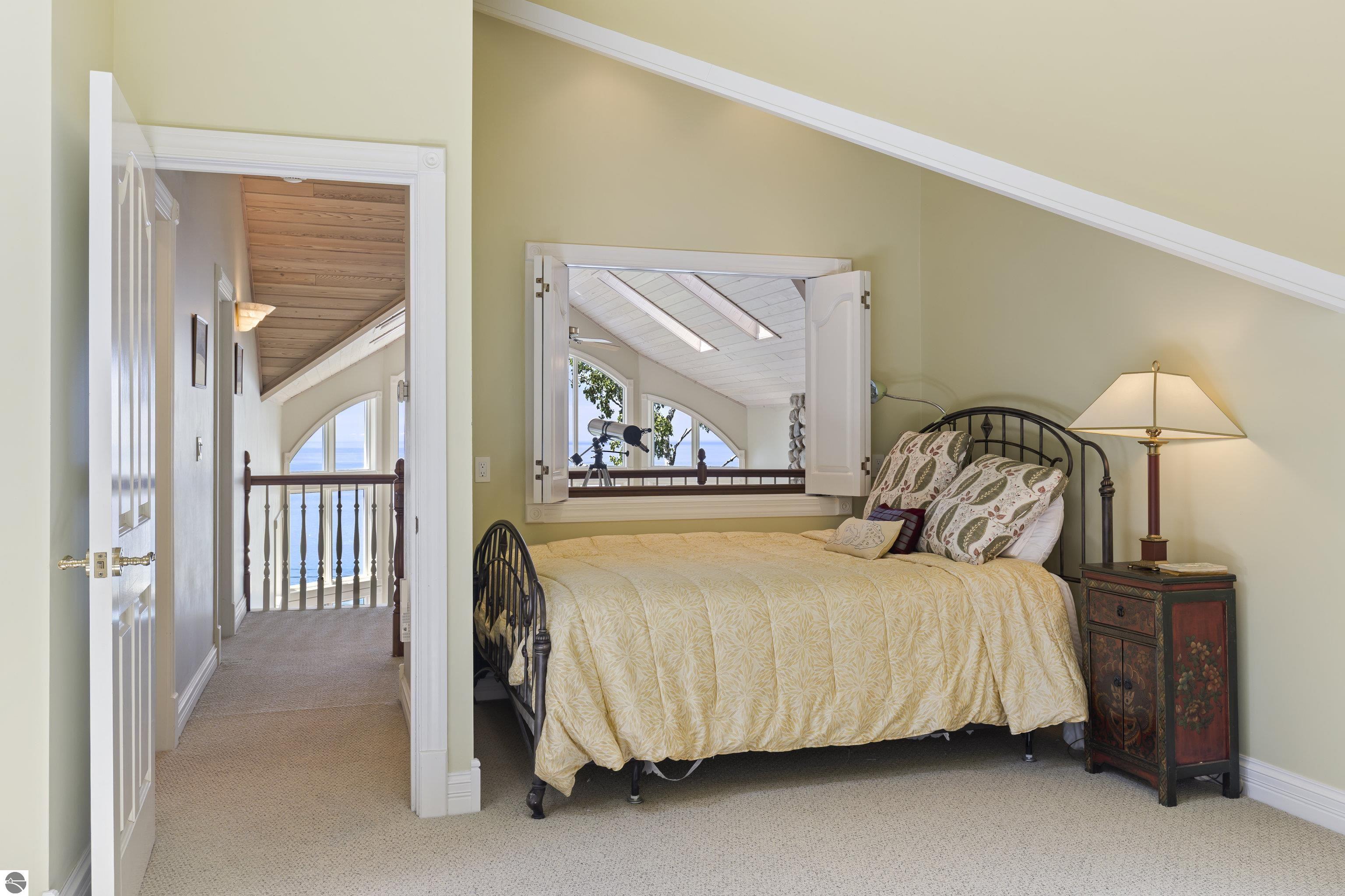 2855 Eleven Mile Road