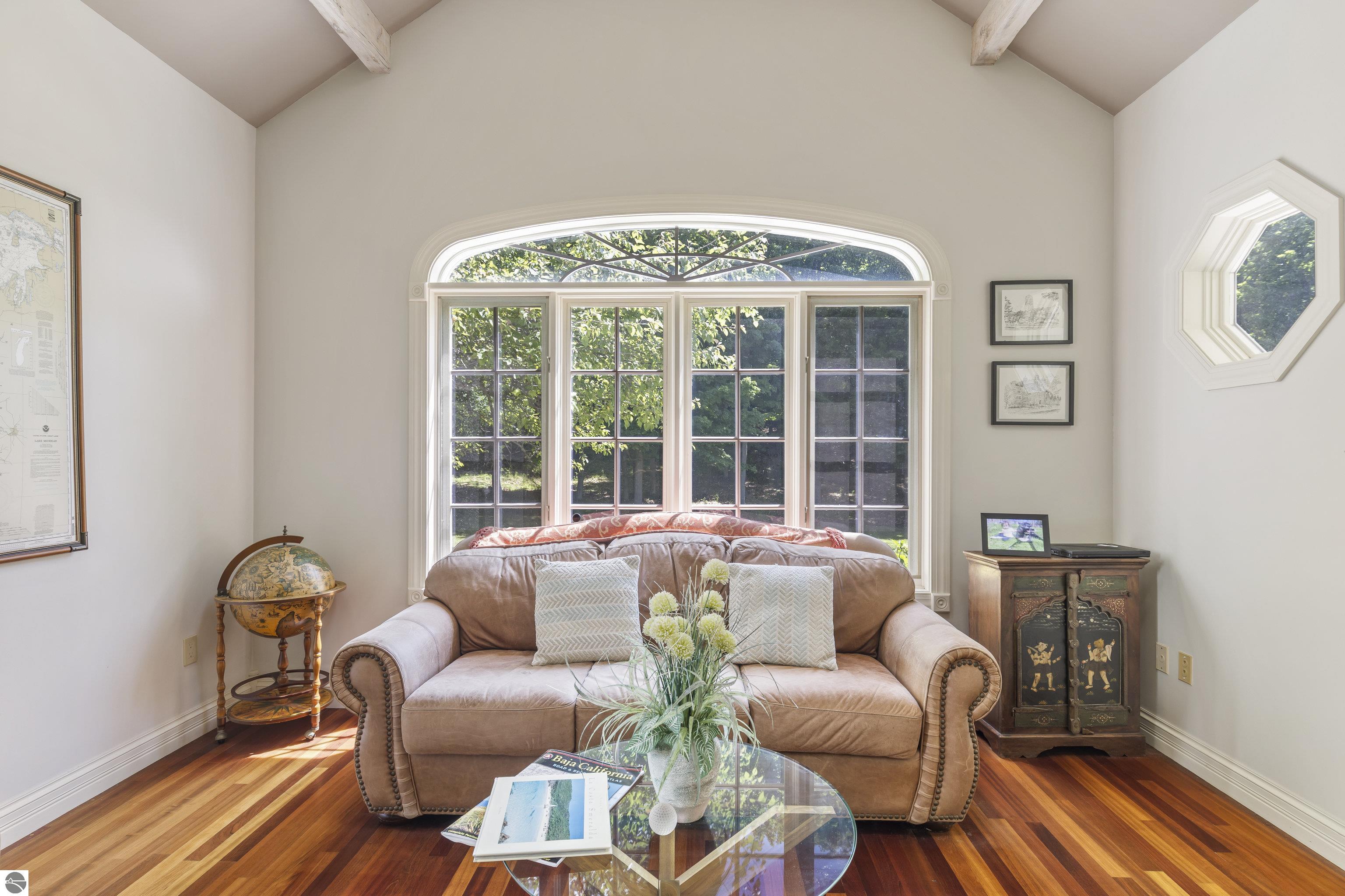 2855 Eleven Mile Road