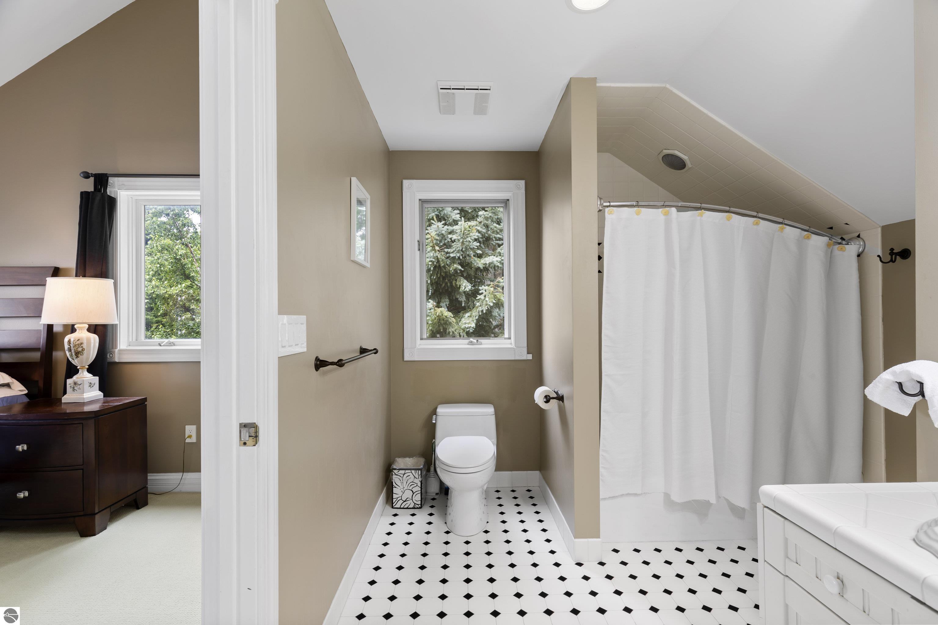 2855 Eleven Mile Road