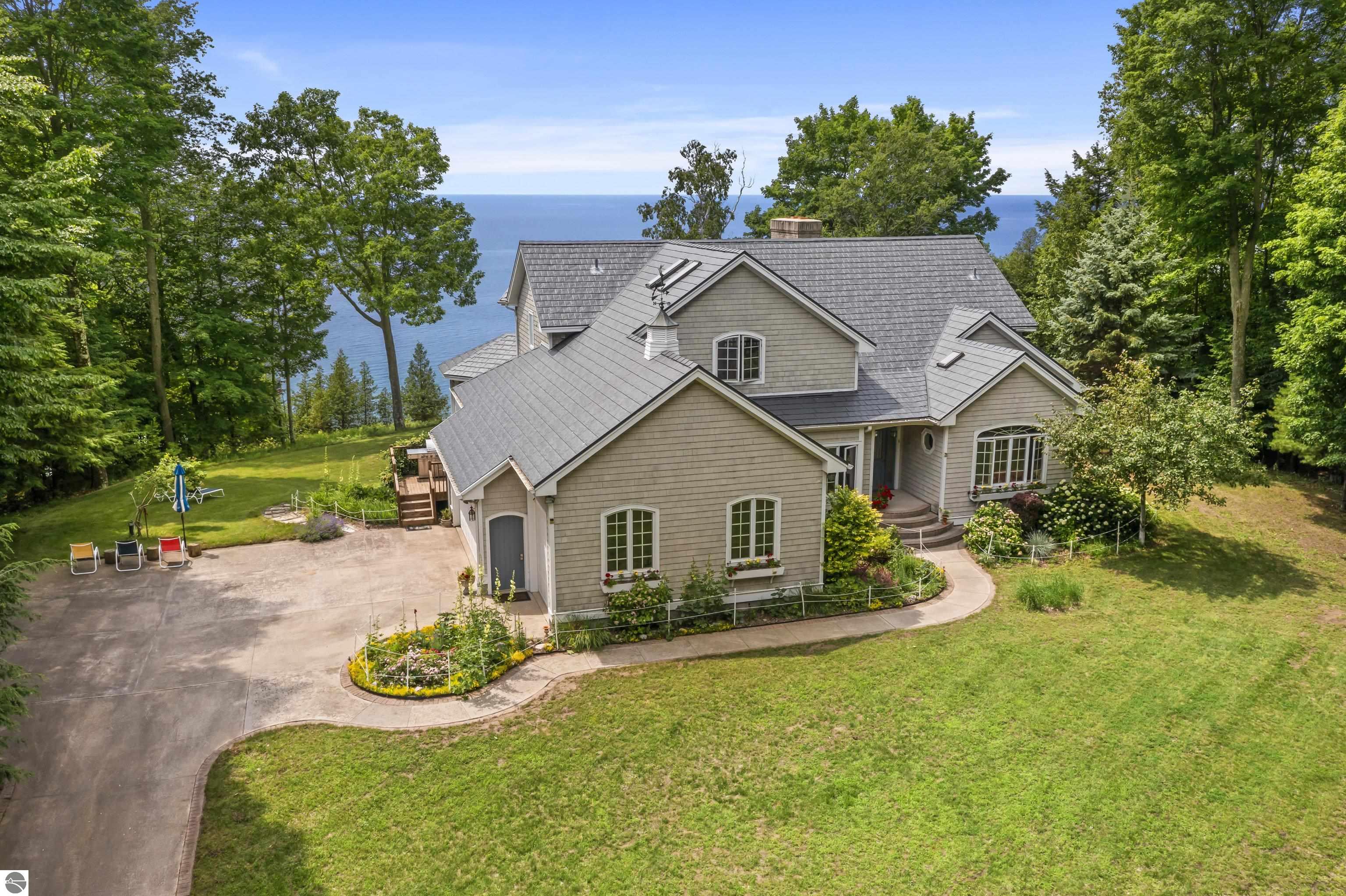 2855 Eleven Mile Road