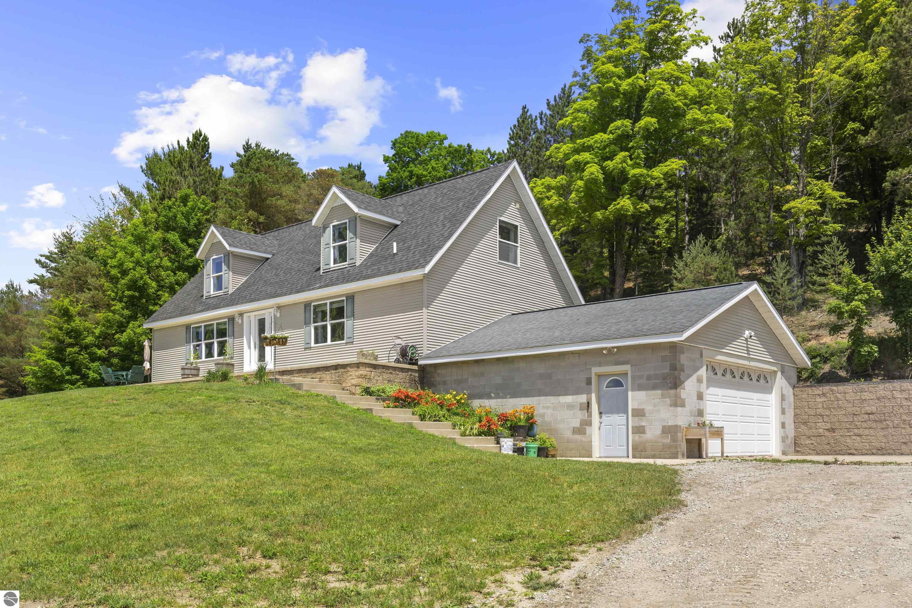 1012 W River Road