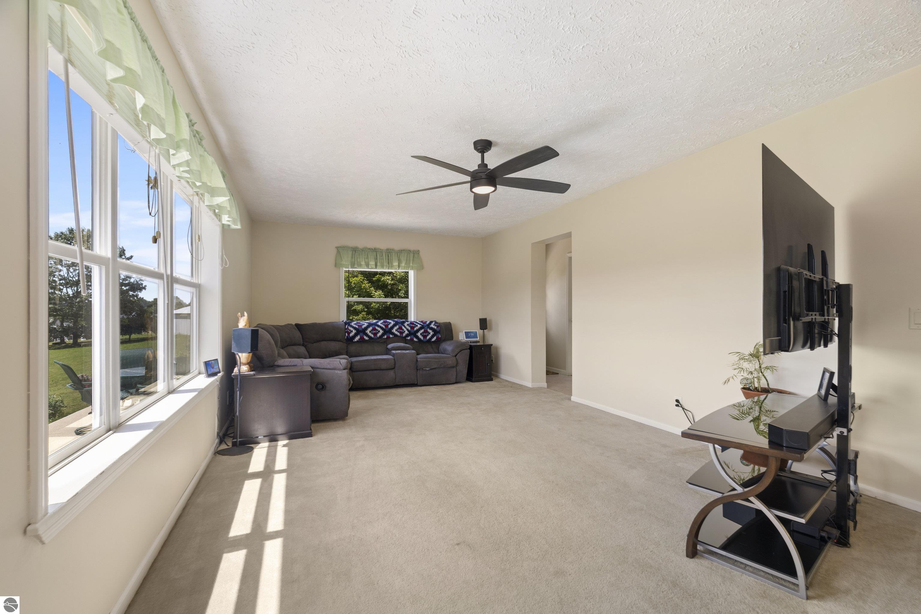 1012 W River Road