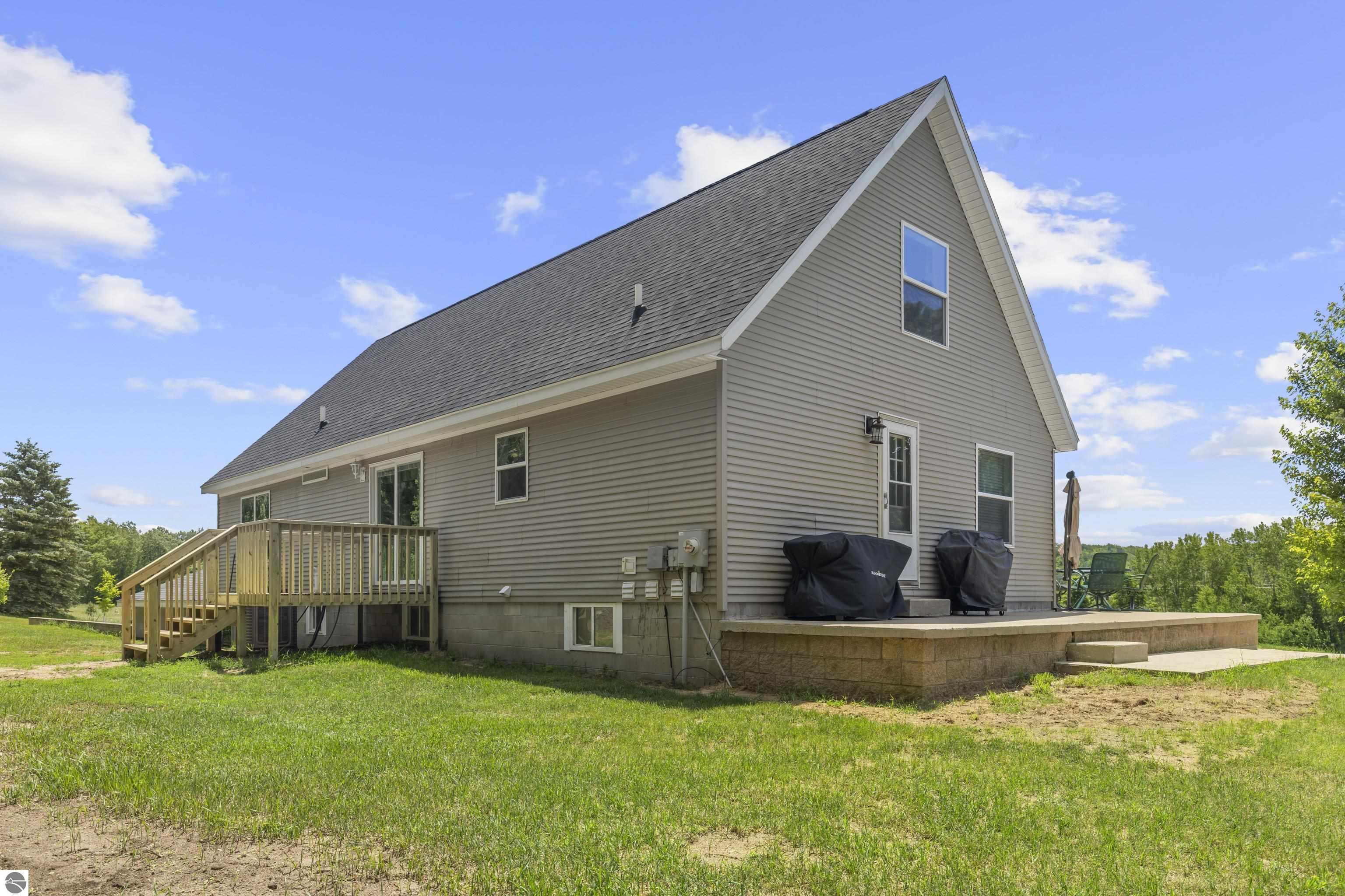 1012 W River Road