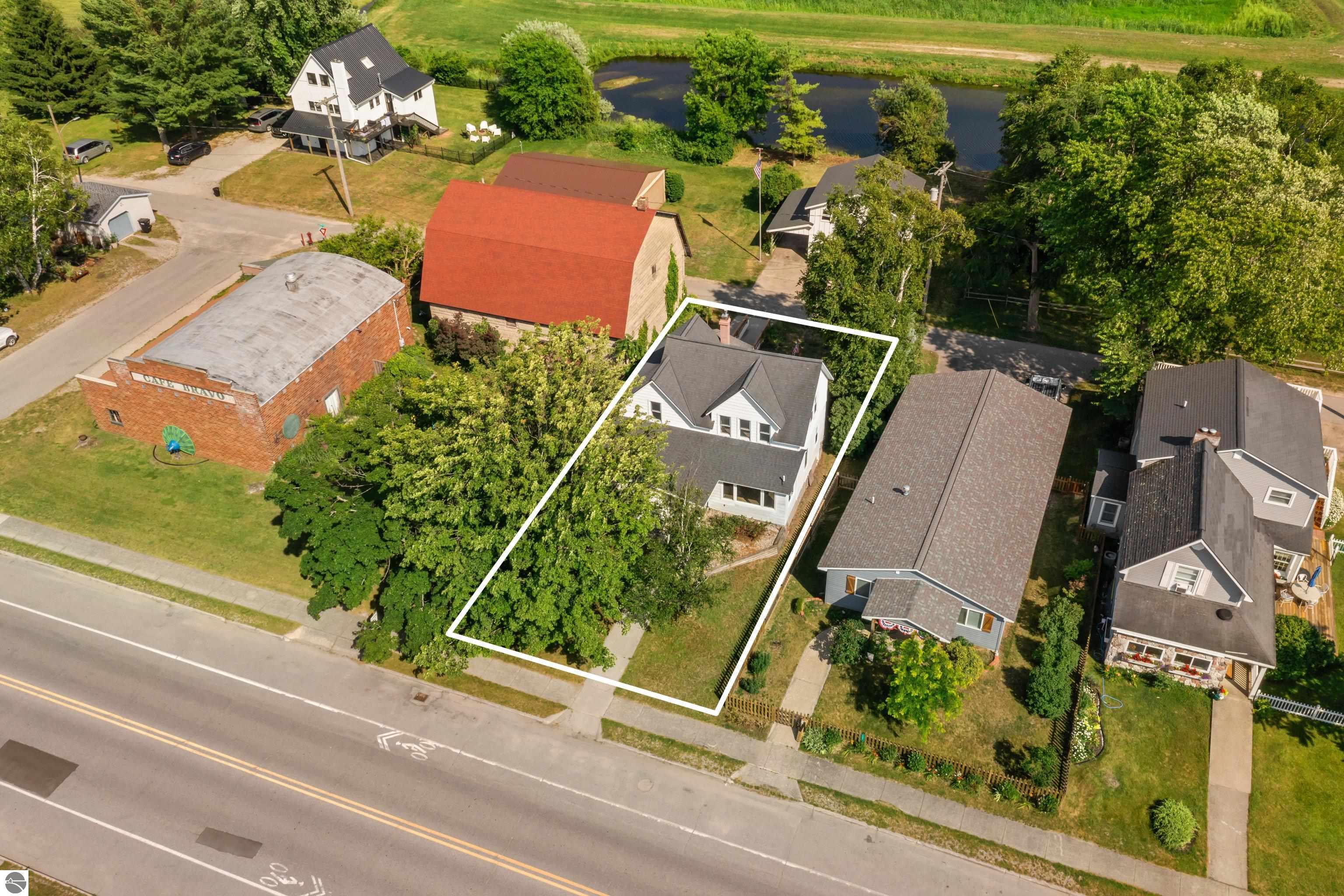 123 S Benzie Boulevard
