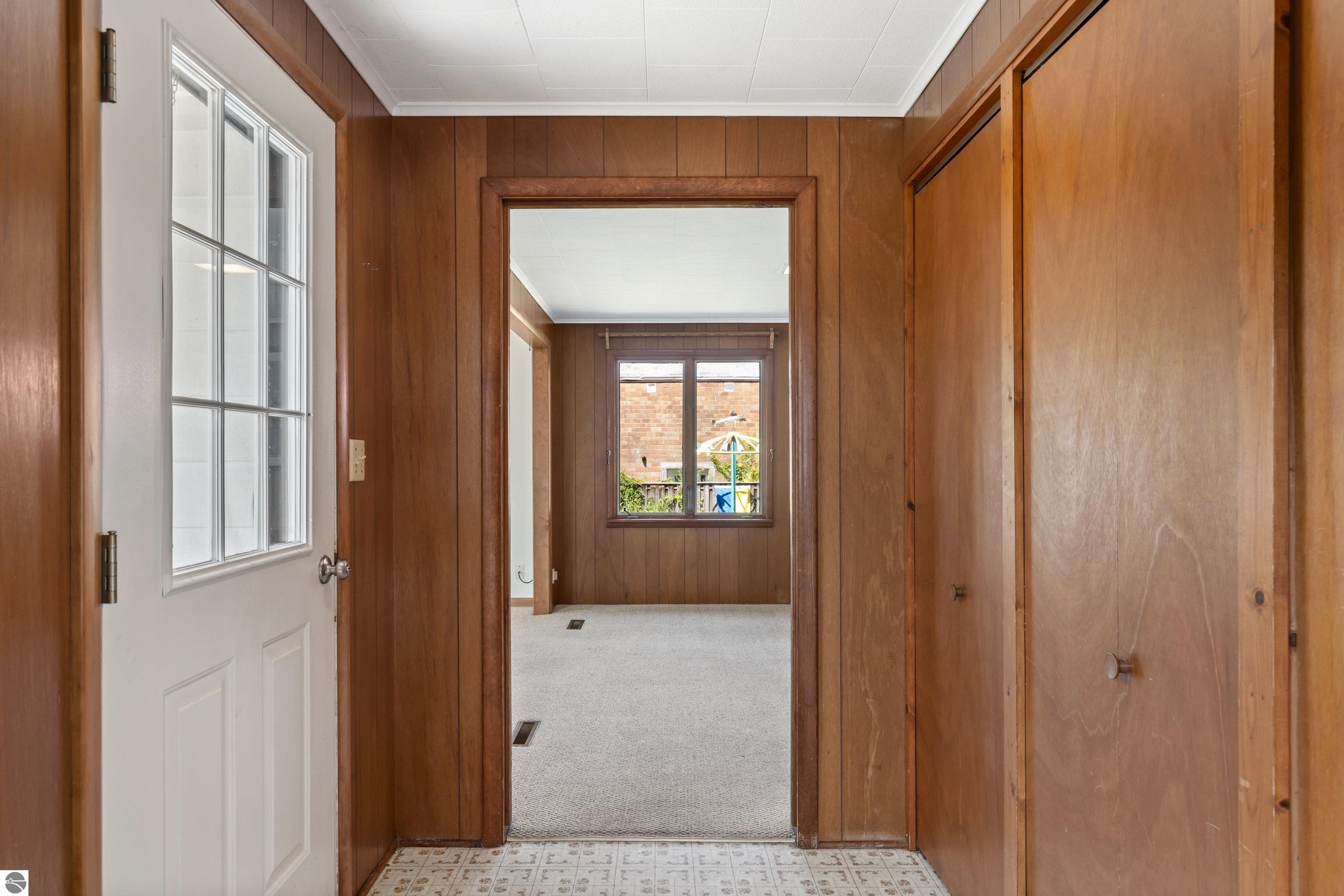 123 S Benzie Boulevard