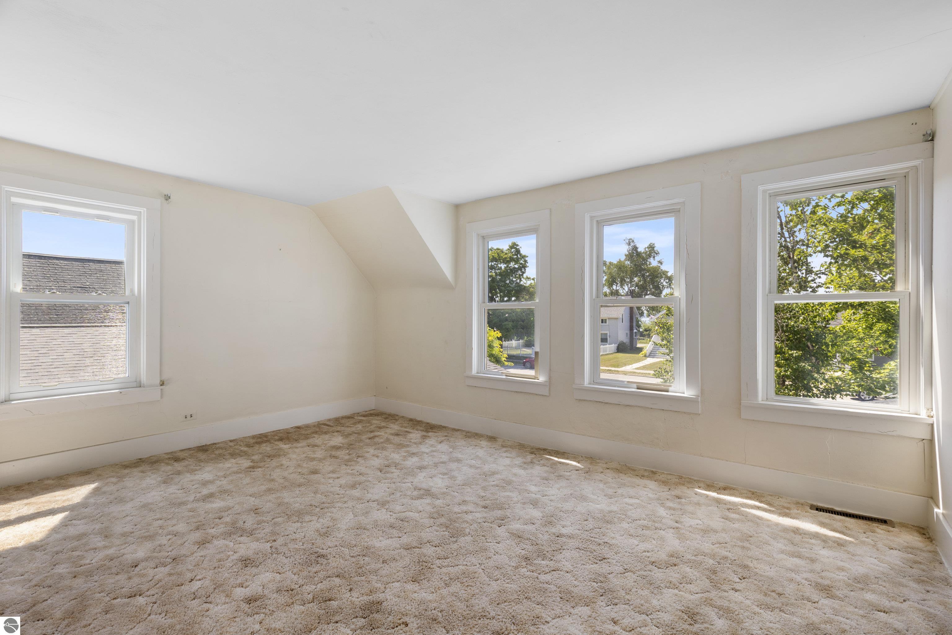 123 S Benzie Boulevard