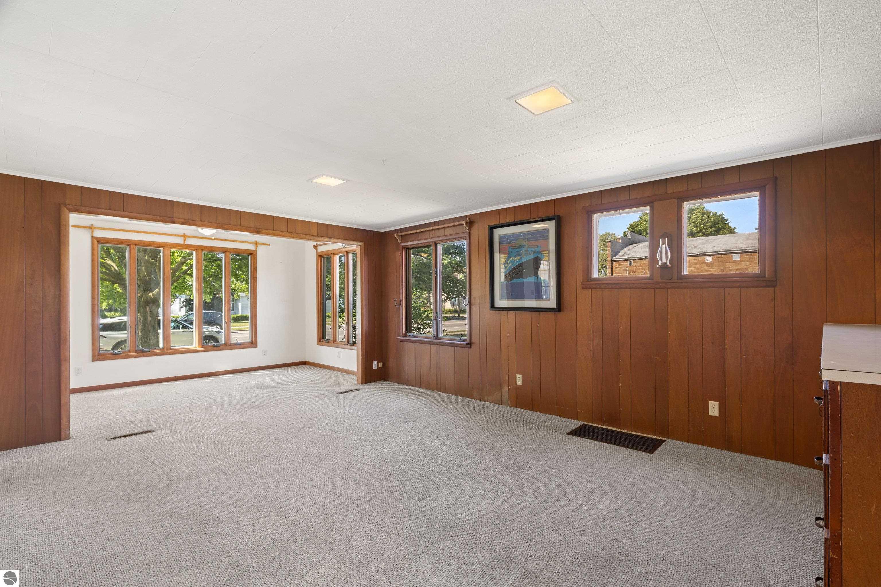 123 S Benzie Boulevard