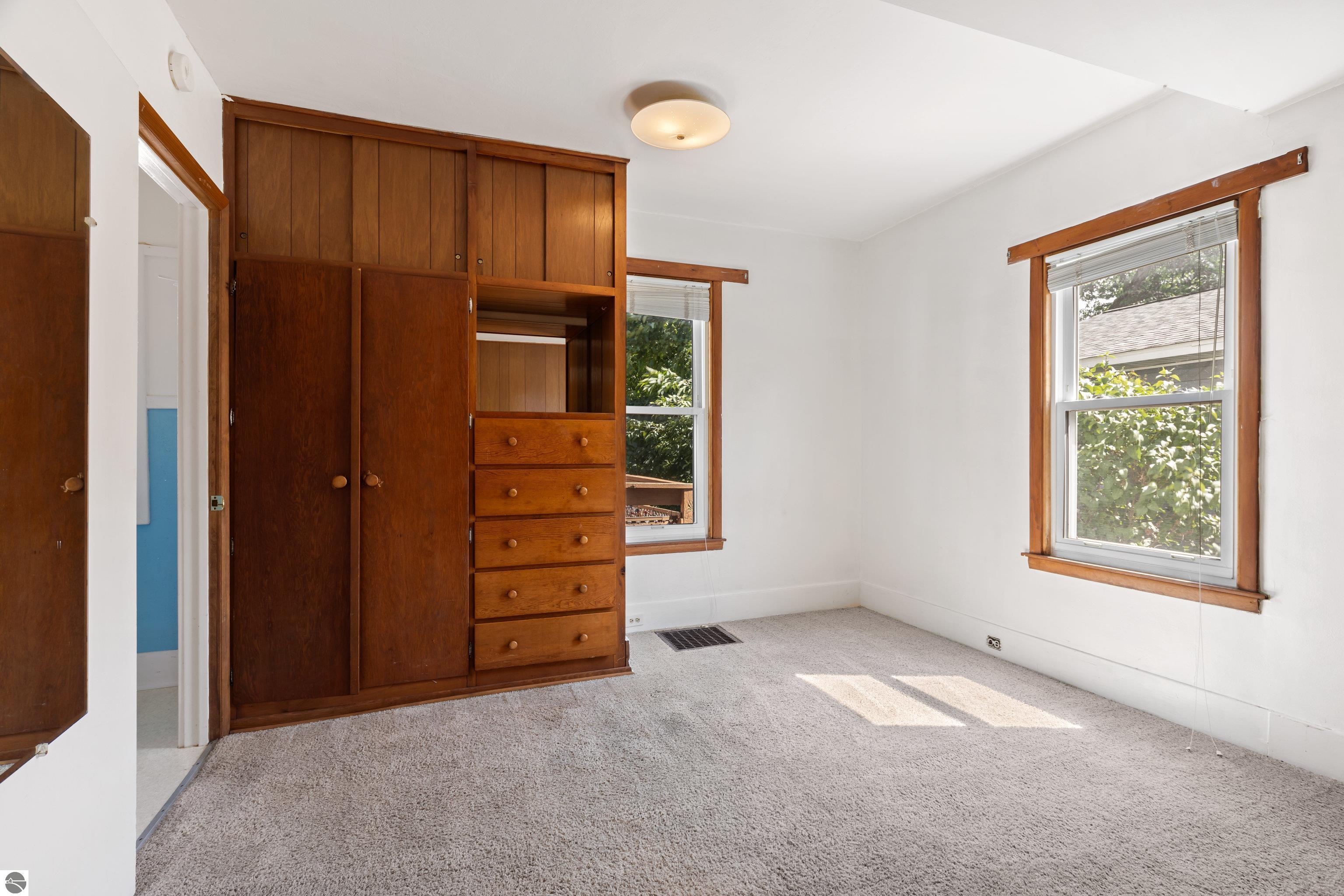 123 S Benzie Boulevard