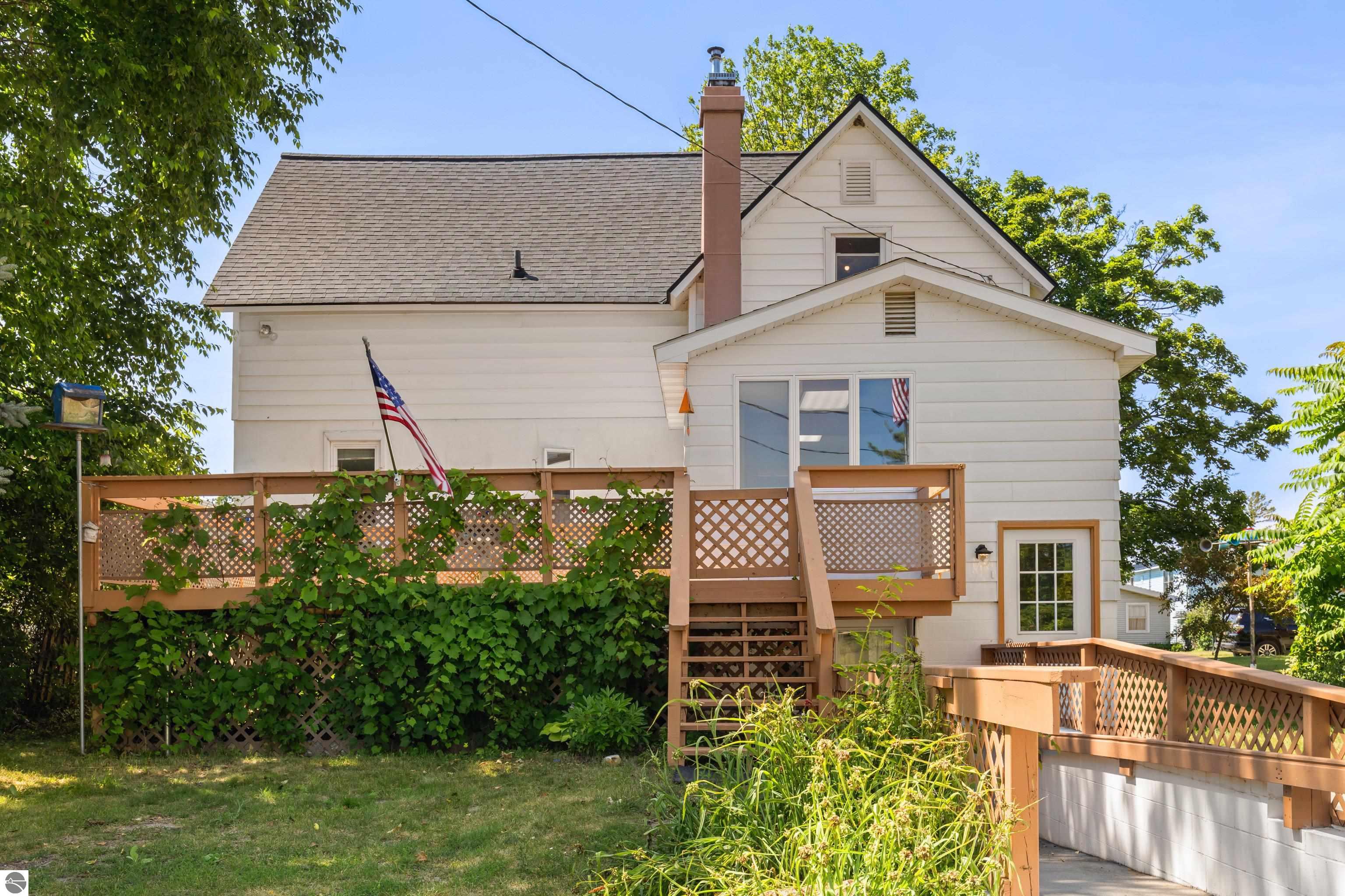 123 S Benzie Boulevard