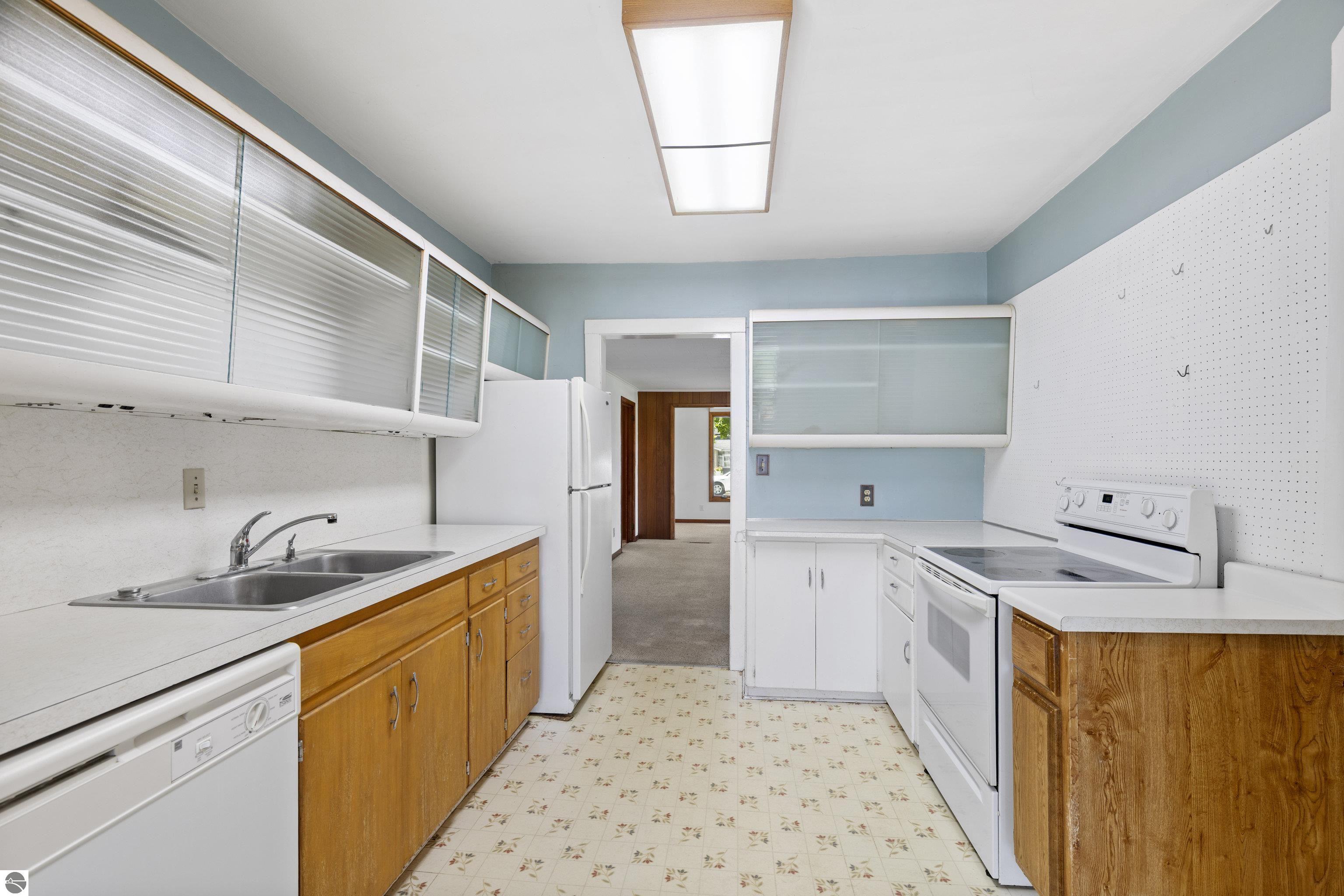 123 S Benzie Boulevard