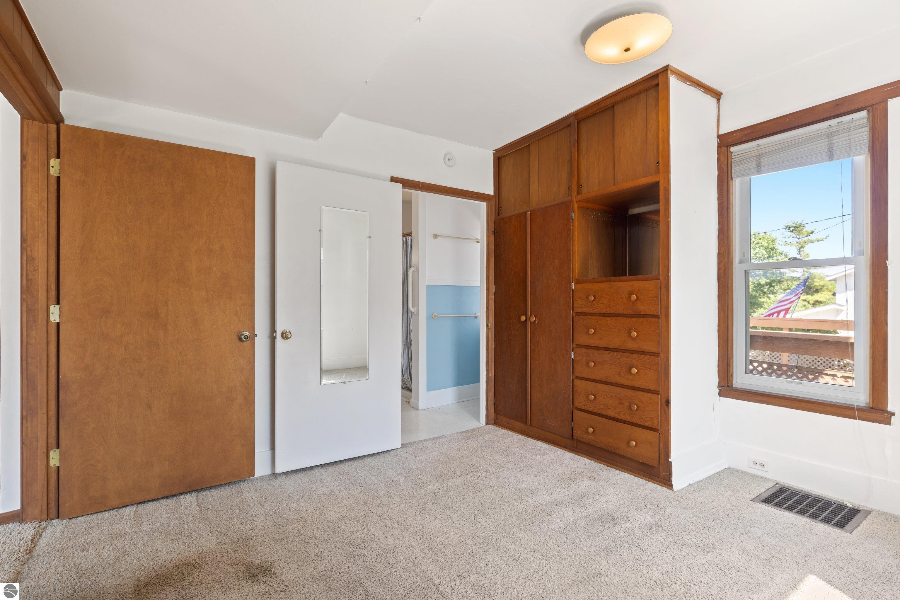 123 S Benzie Boulevard