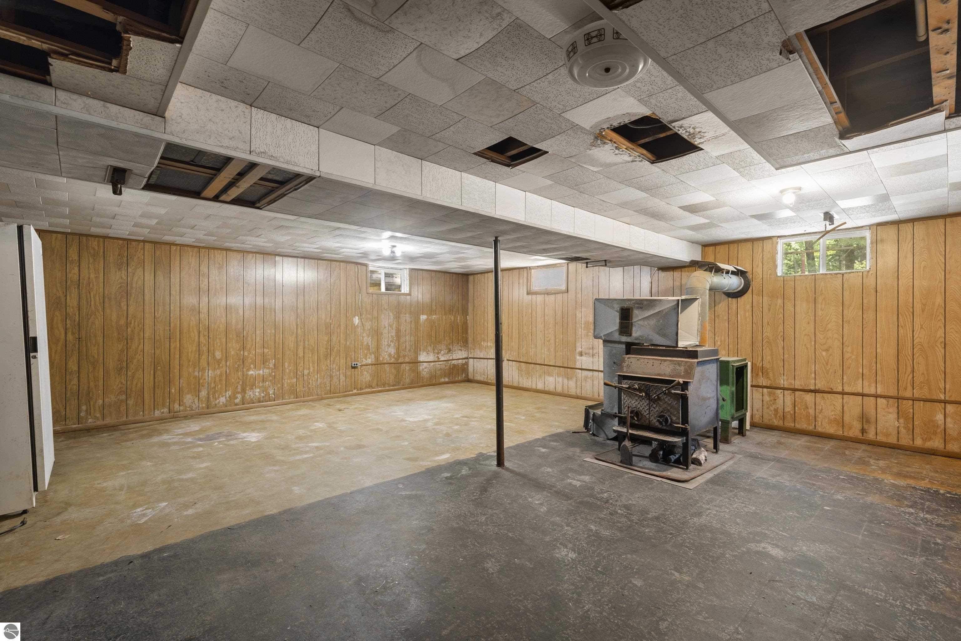 4710 Lakeside Drive