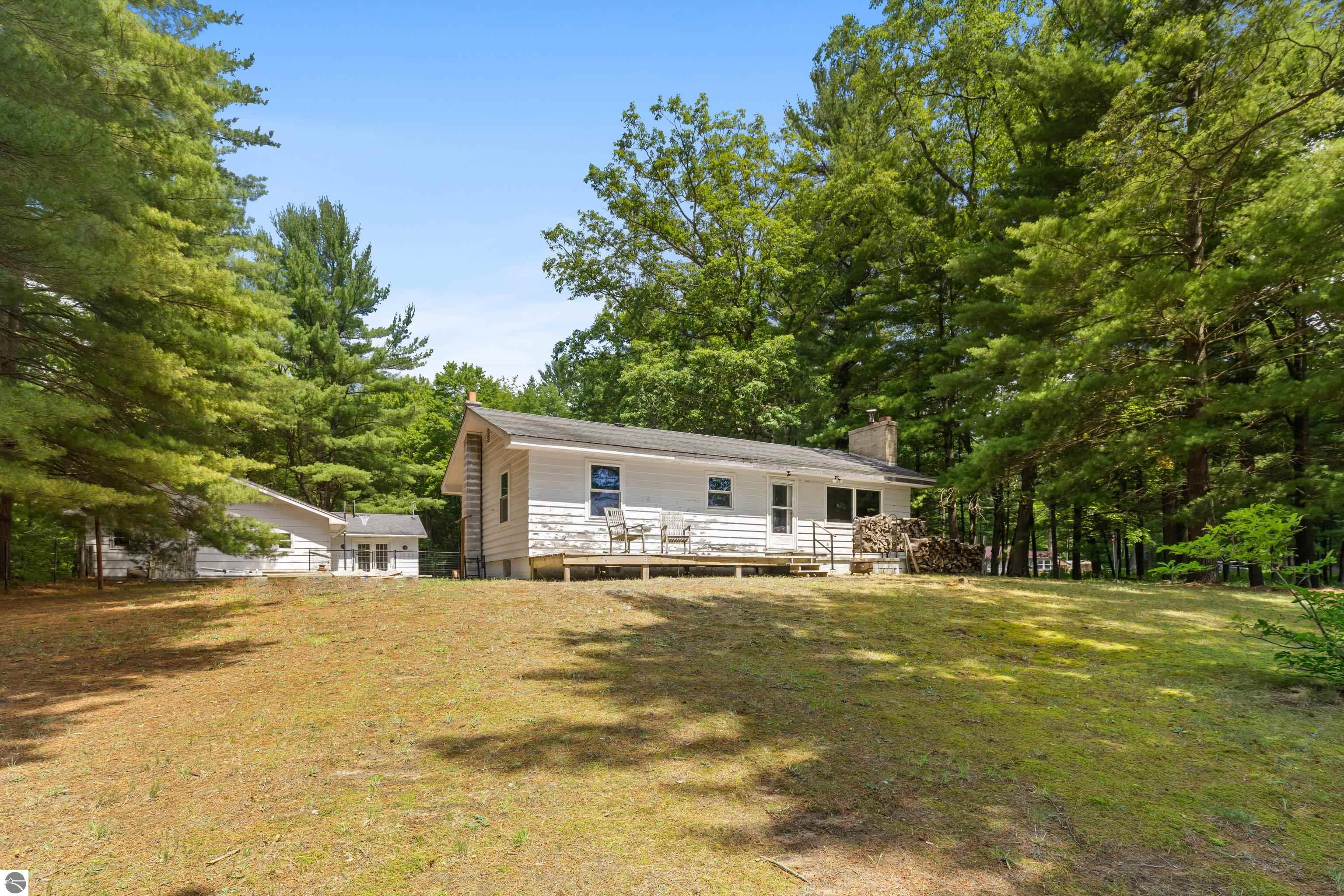 4710 Lakeside Drive