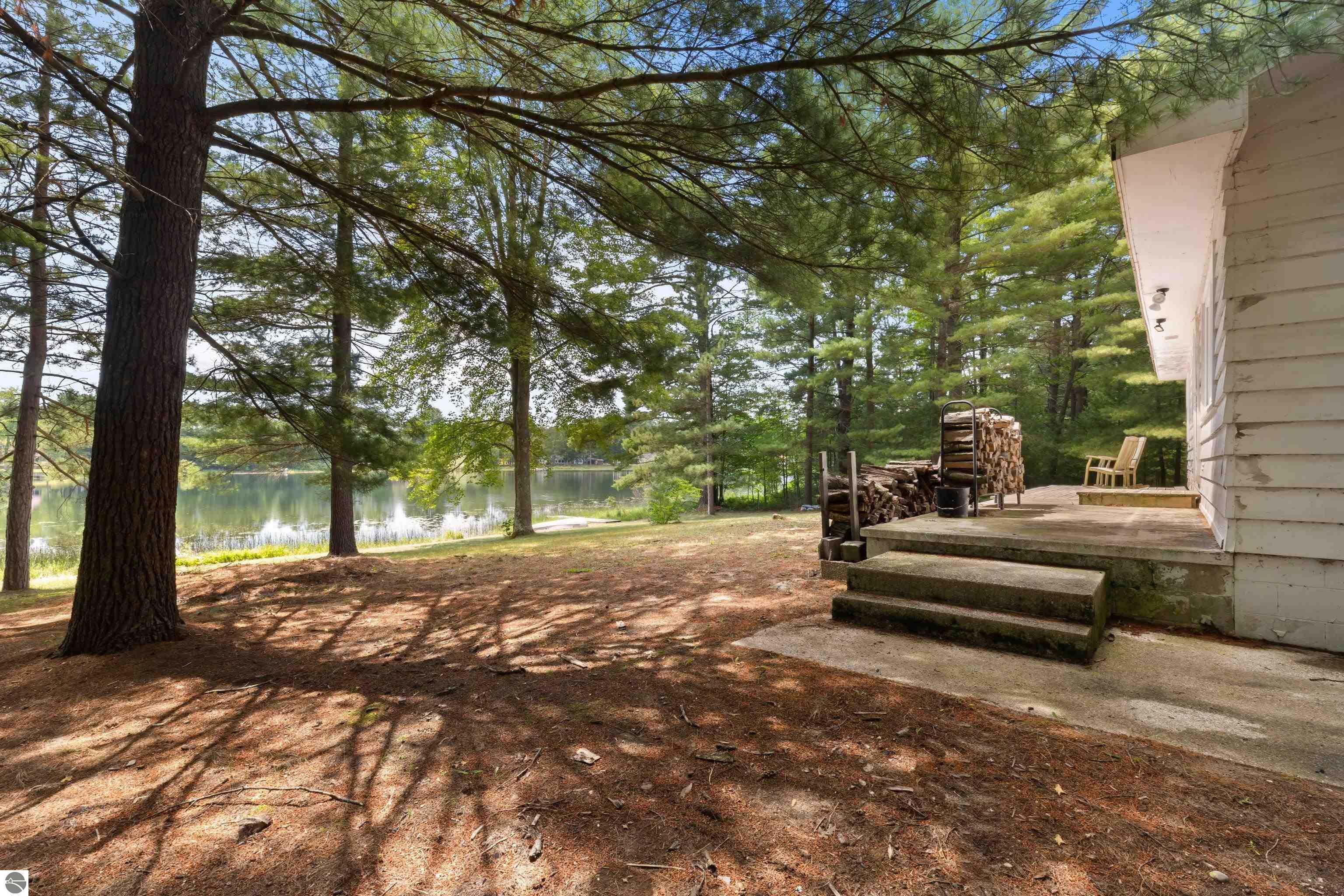 4710 Lakeside Drive