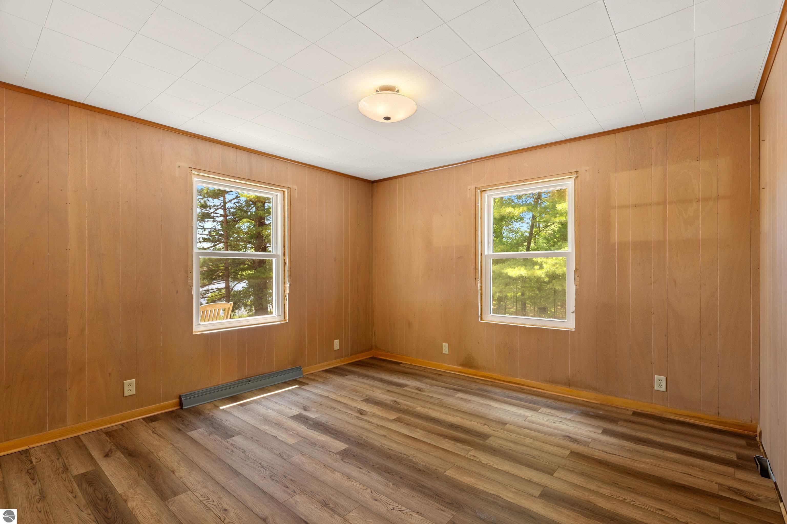 4710 Lakeside Drive
