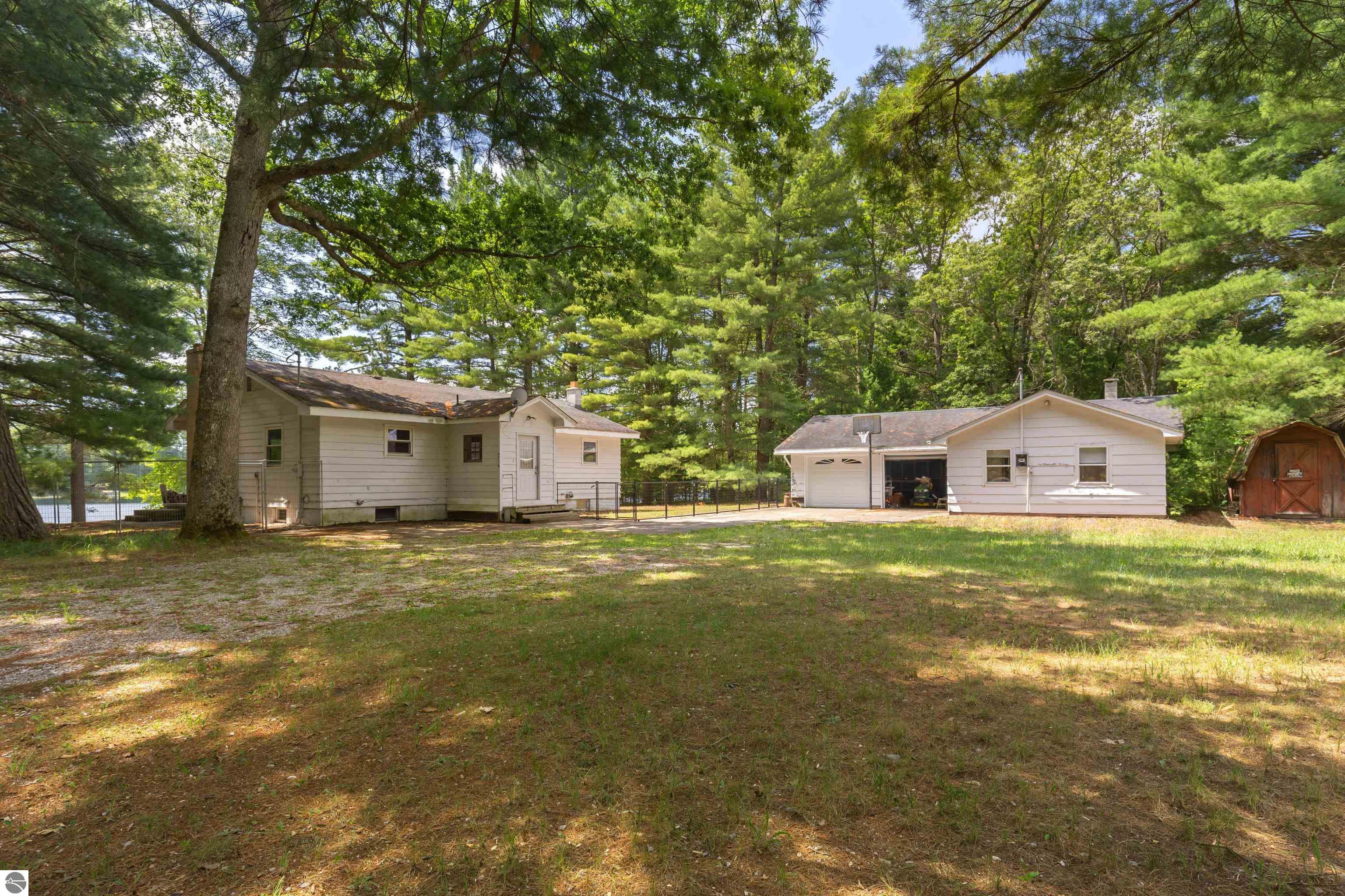 4710 Lakeside Drive