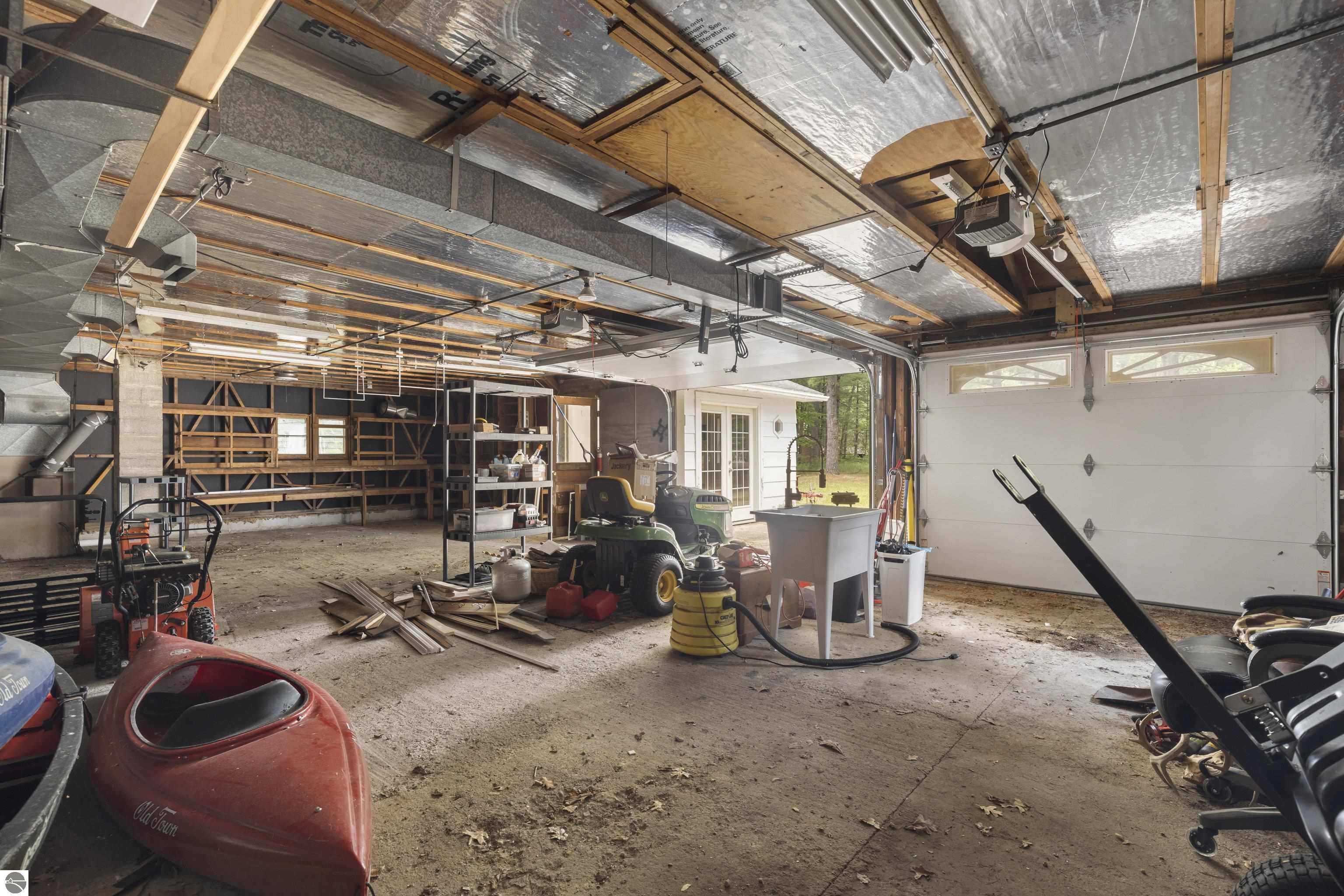 4710 Lakeside Drive