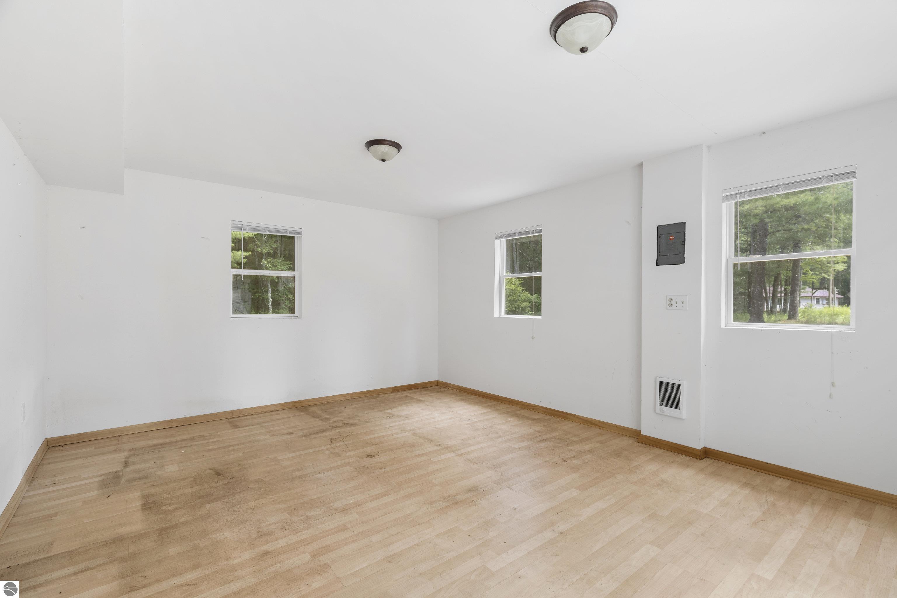 4710 Lakeside Drive