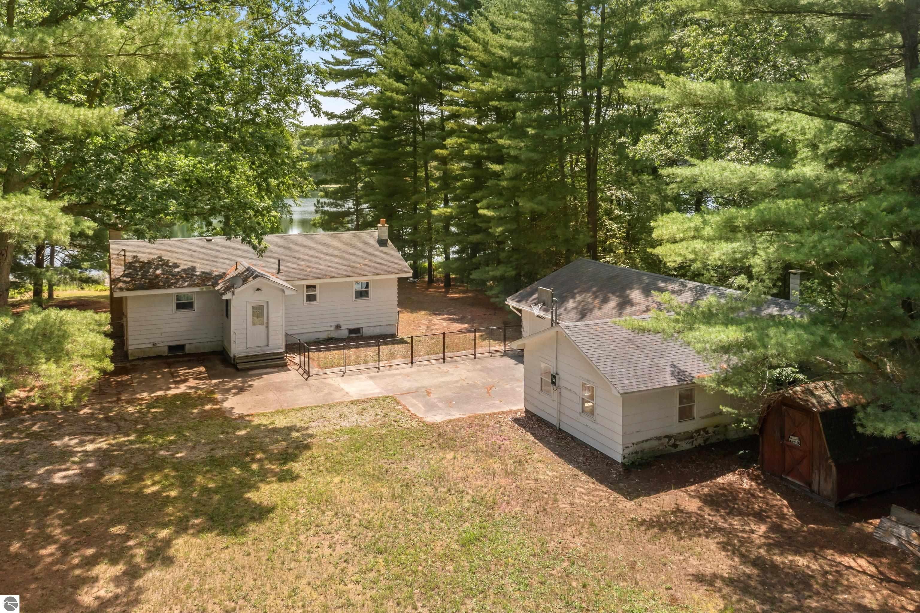 4710 Lakeside Drive