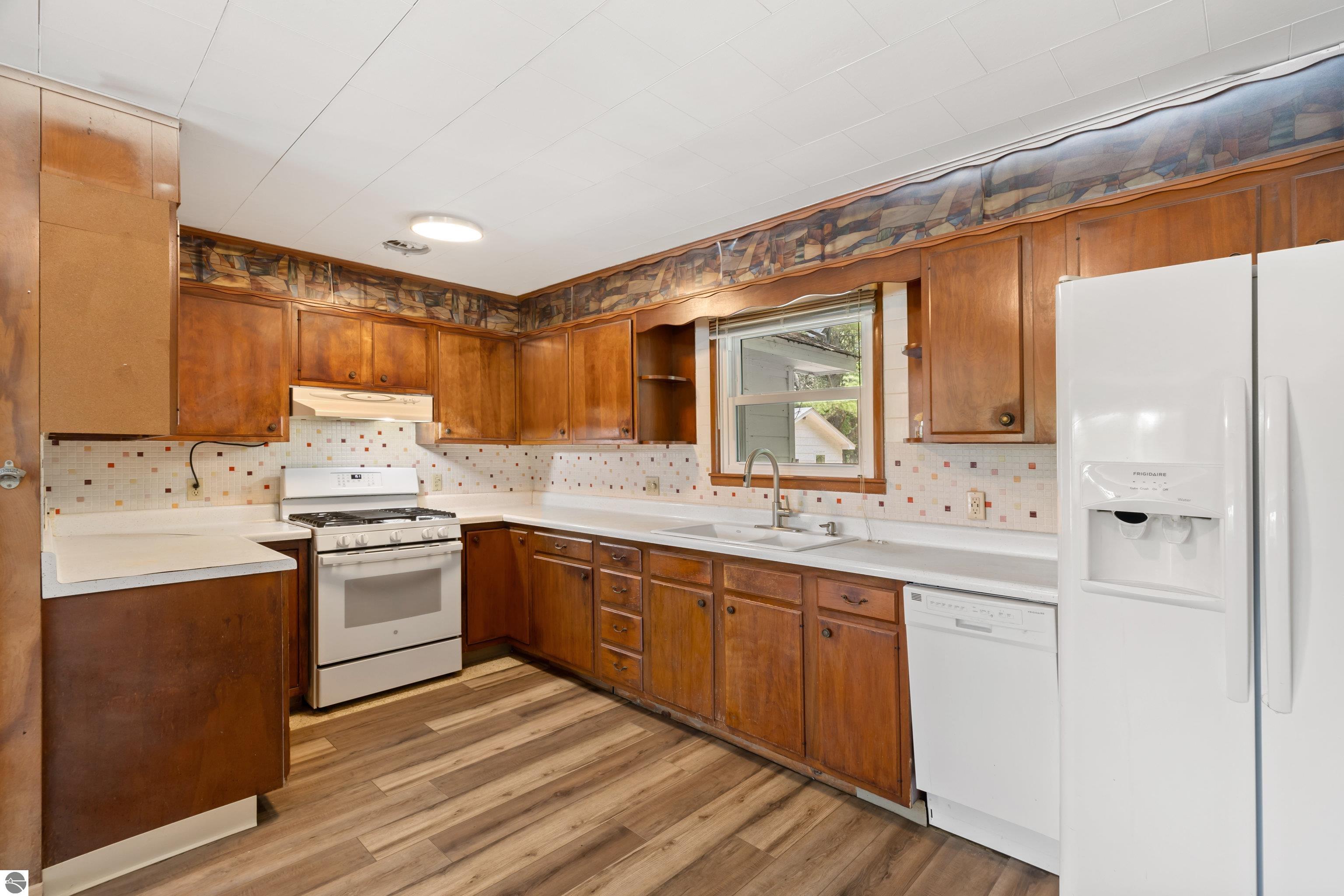 4710 Lakeside Drive