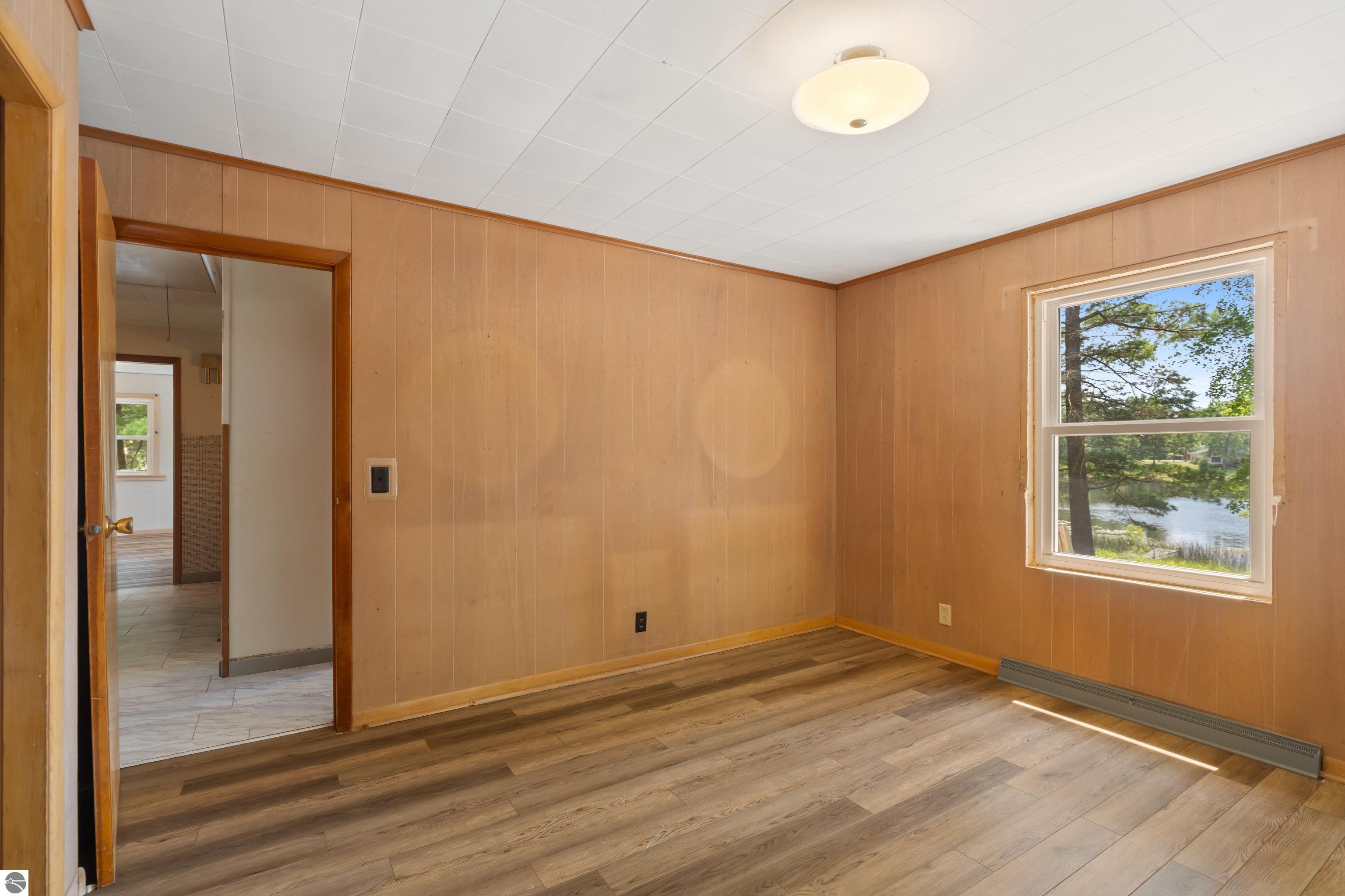 4710 Lakeside Drive