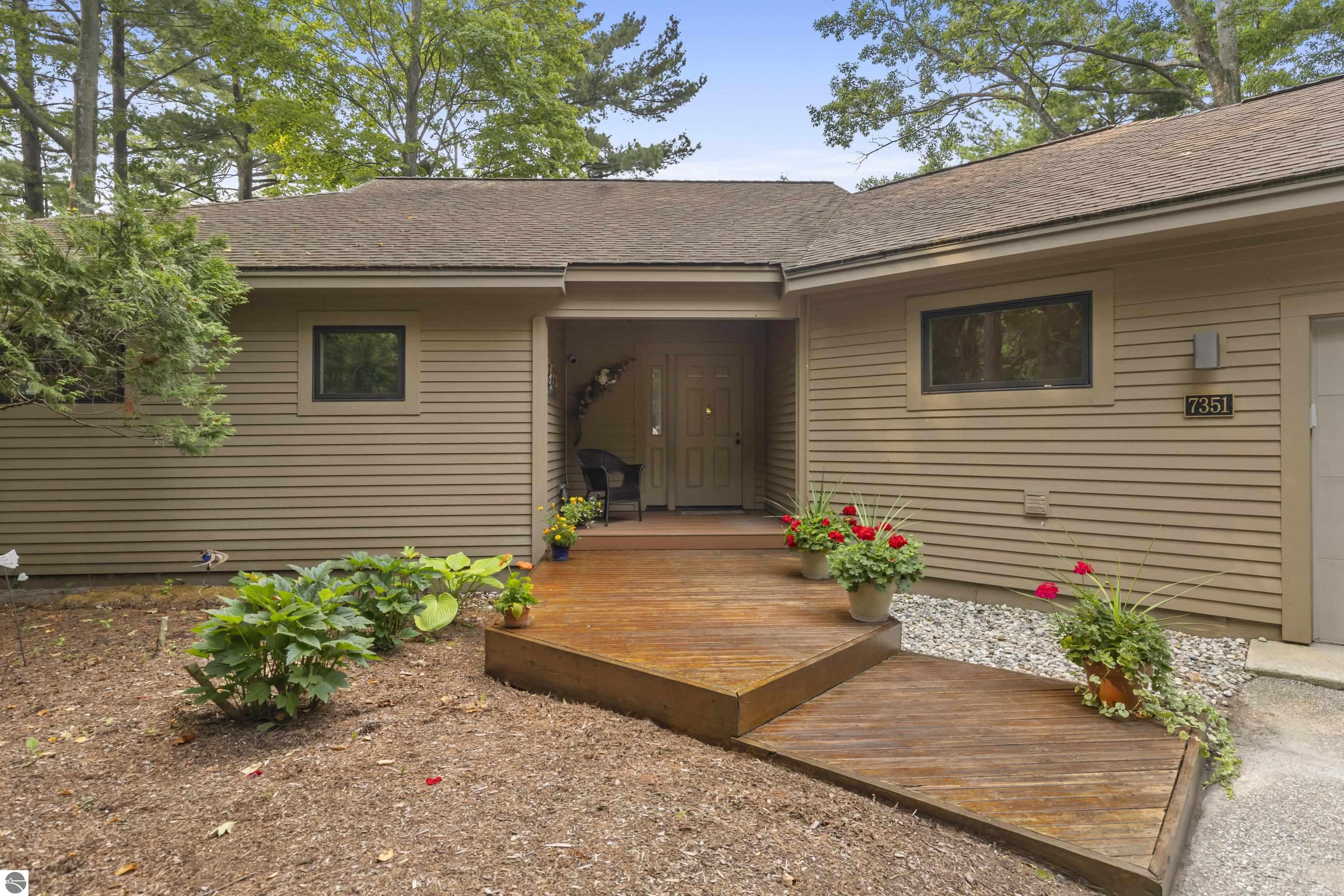 7351 Fredonia Way