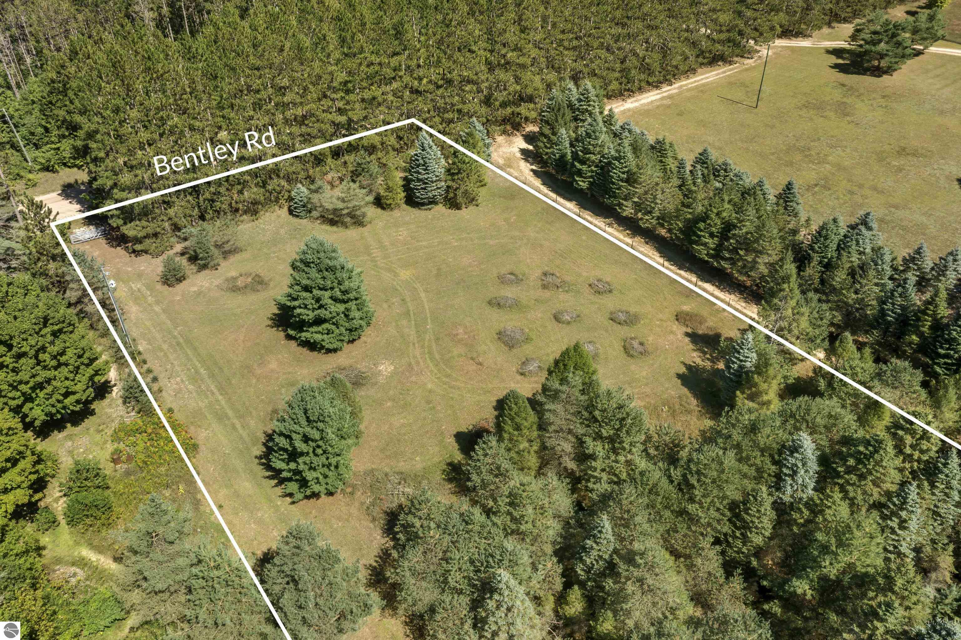 6747 S Thompsonville Road