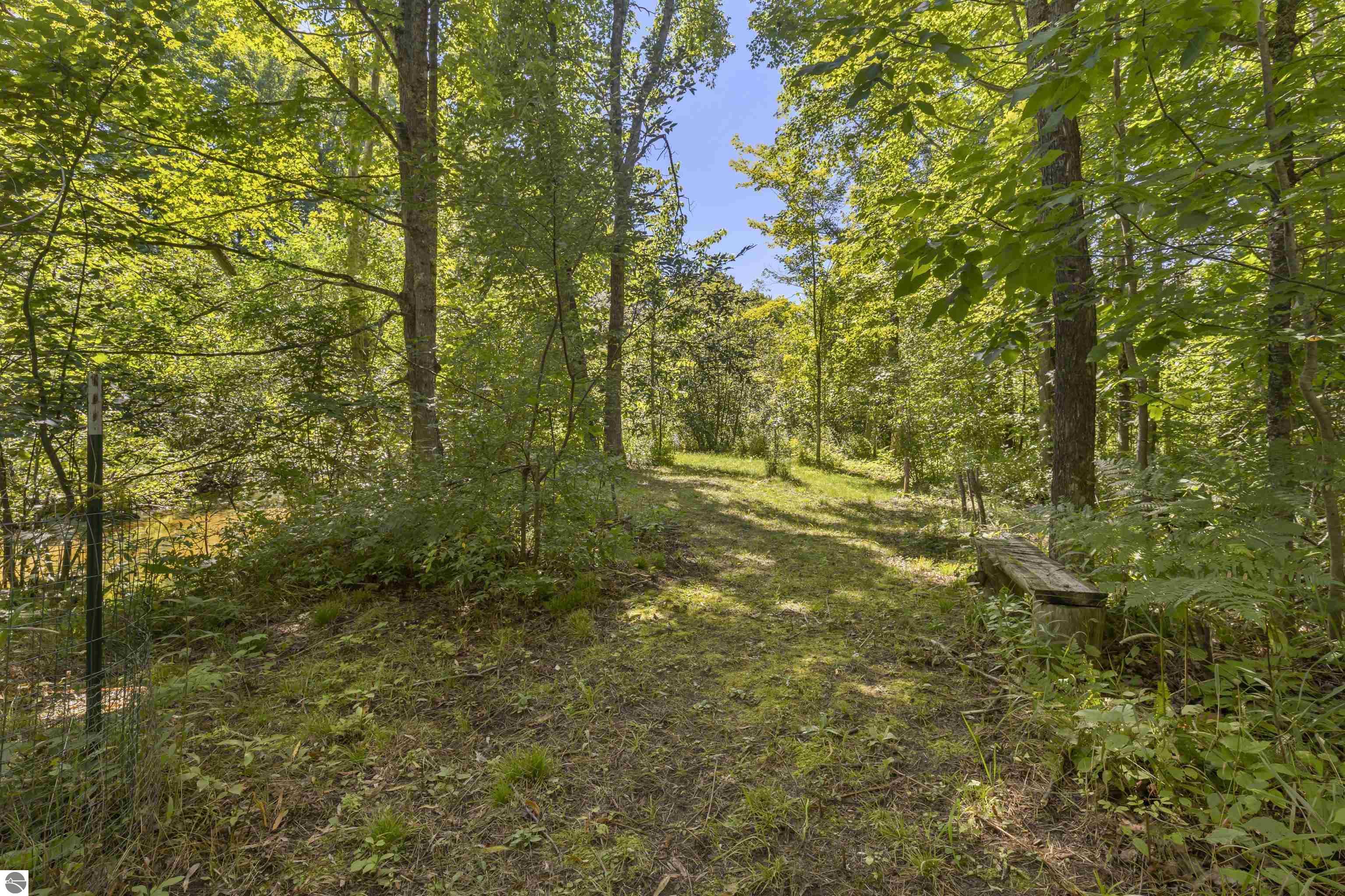 6747 S Thompsonville Road