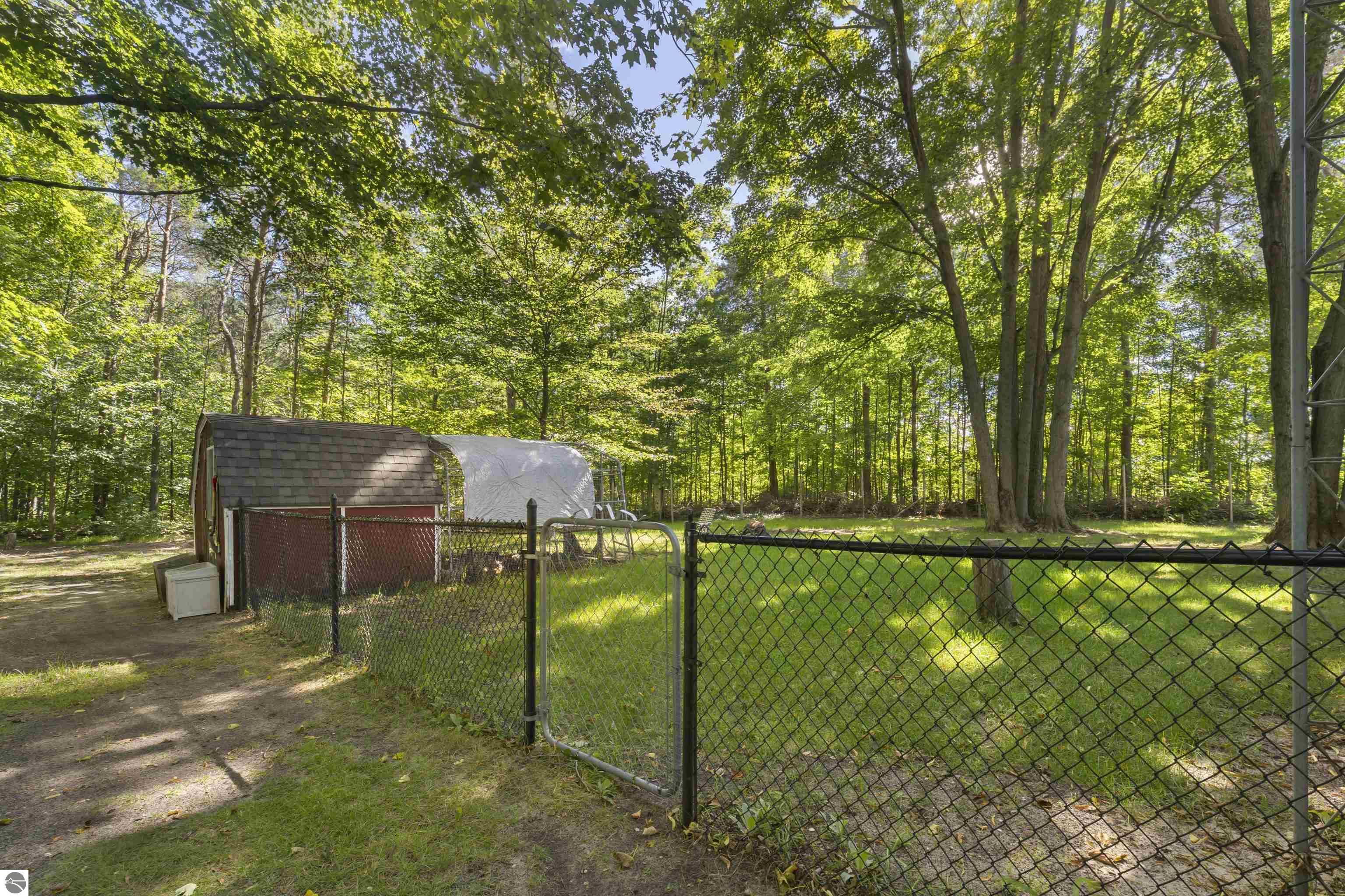 6747 S Thompsonville Road