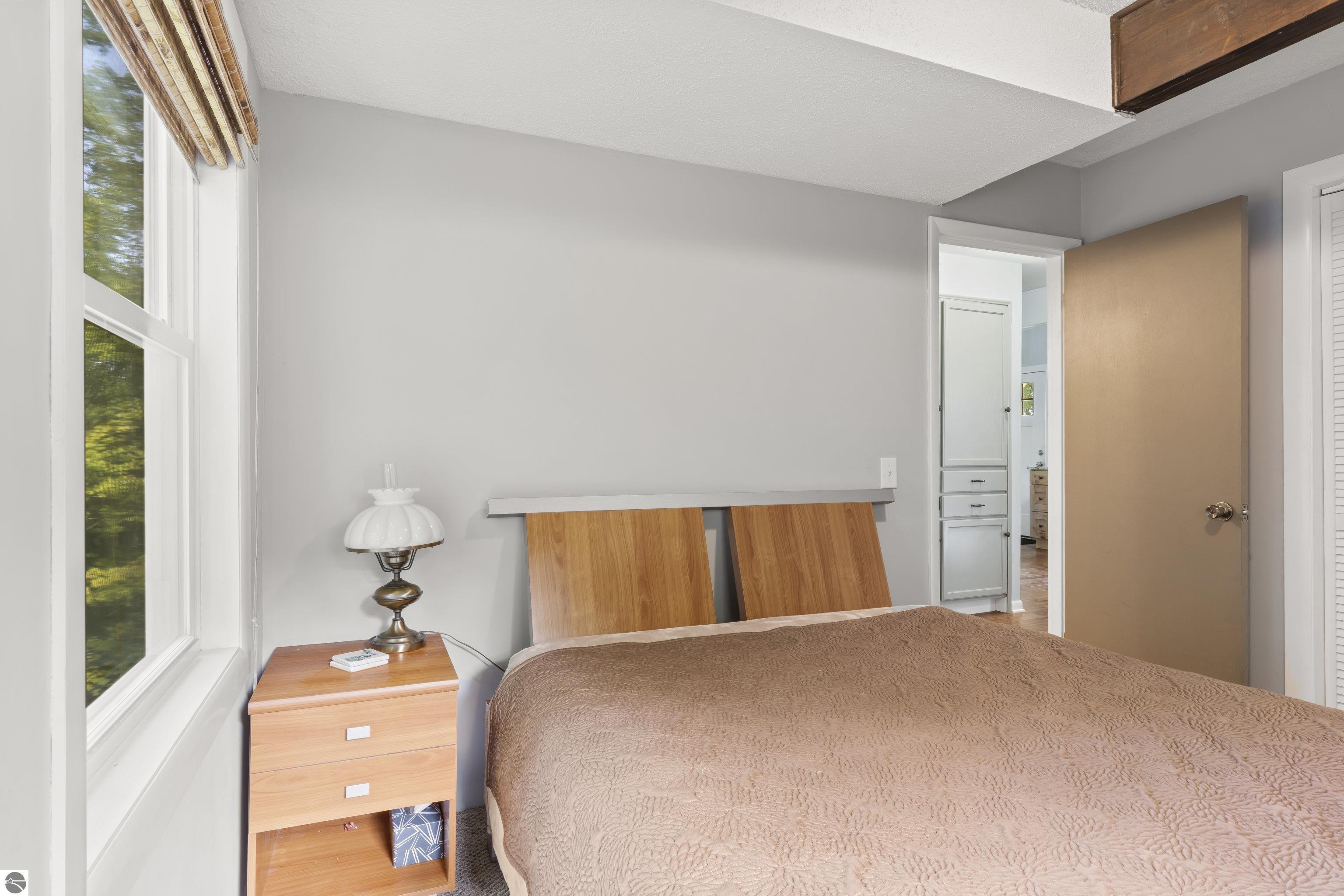 2737 Ellsworth Trail