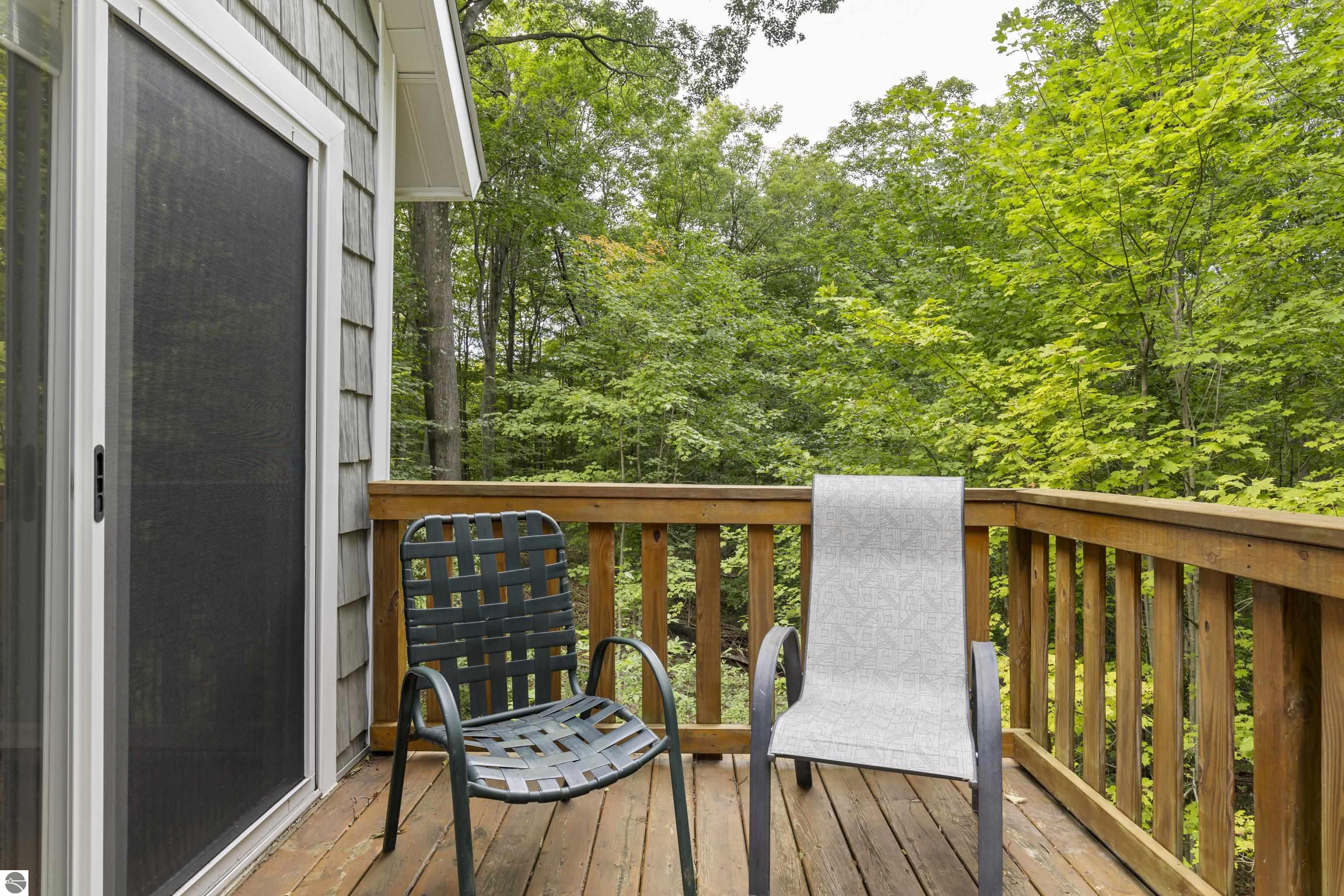2737 Ellsworth Trail